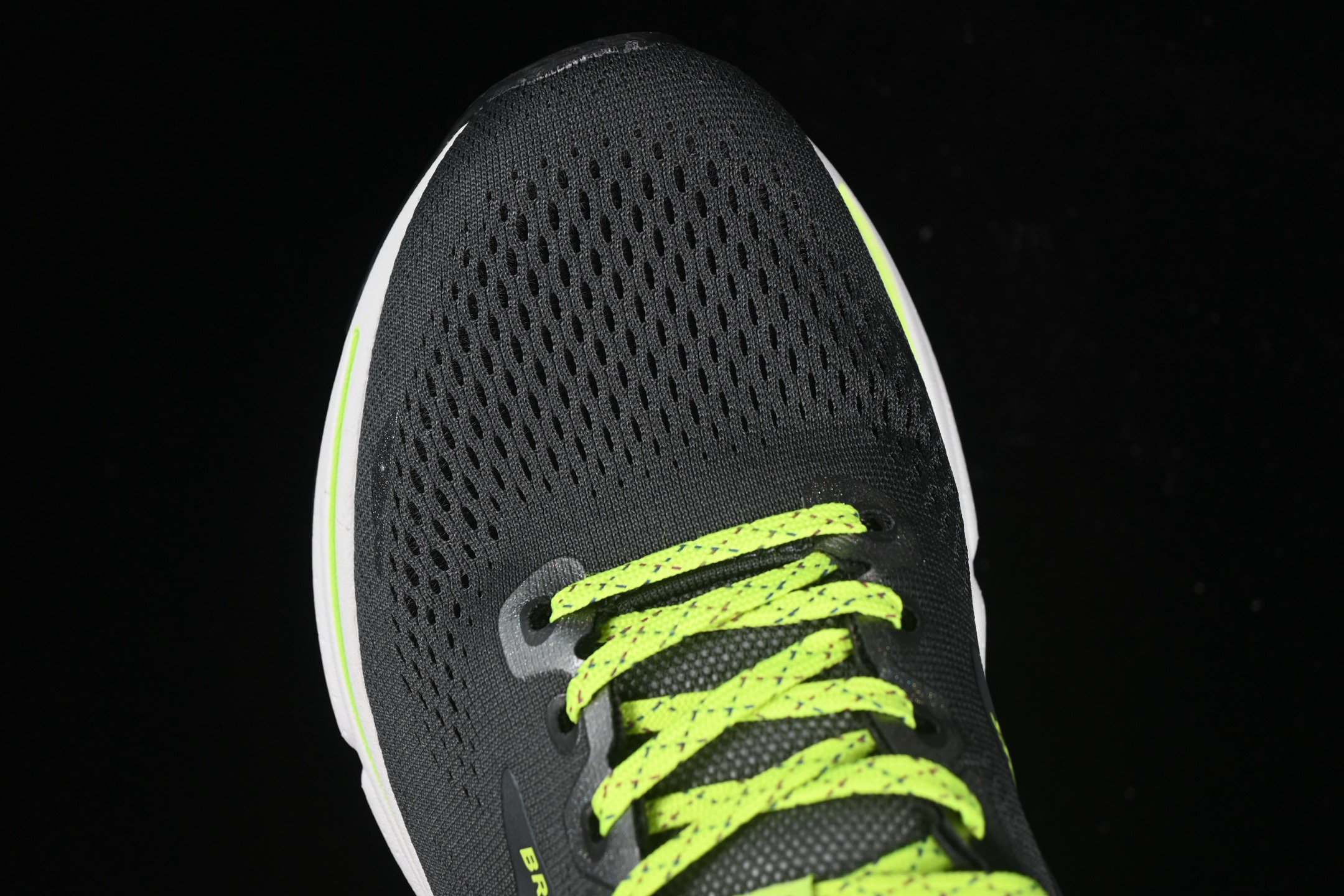 💰240纯原
Brooks Ghost 15 布鲁克斯 幽灵15系列低帮透气缓震支撑休闲运动慢跑鞋 1103931D076
#采用改进工程空气网眼组合热熔工艺 鞋面材质搭载DNA LOFT V2密度泡棉缓震系统 中底外置防滑耐磨橡胶底片 回归个性化跑姿
尺码:36 36.5 37.5 38 38.5 39 40 40.5 41 42 42.5 43 44 44.5 45 46 9.D4