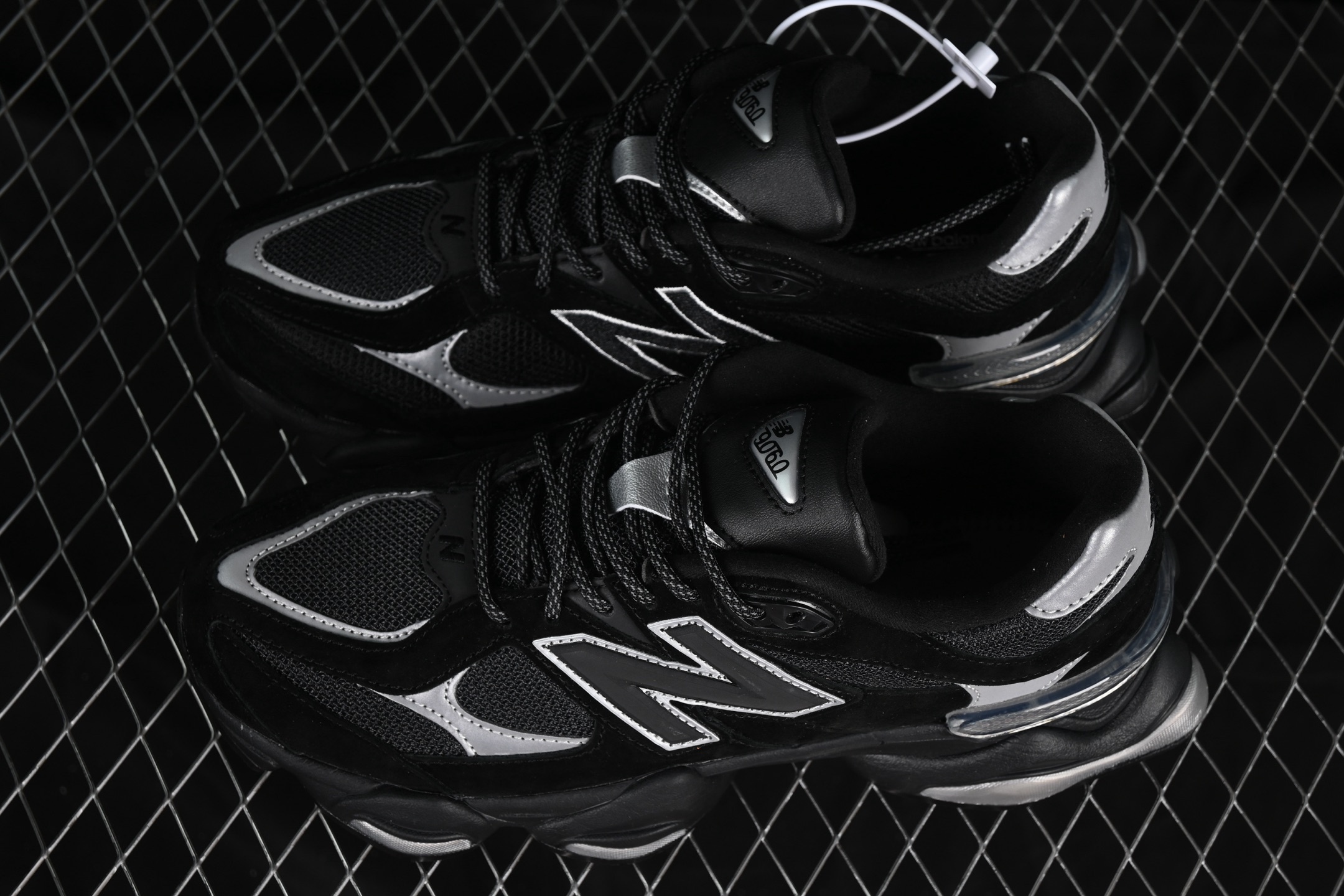 纯原 New Balance NB9060 联名款 复古休闲运动慢跑鞋 U9060FOS
#鞋款灵感