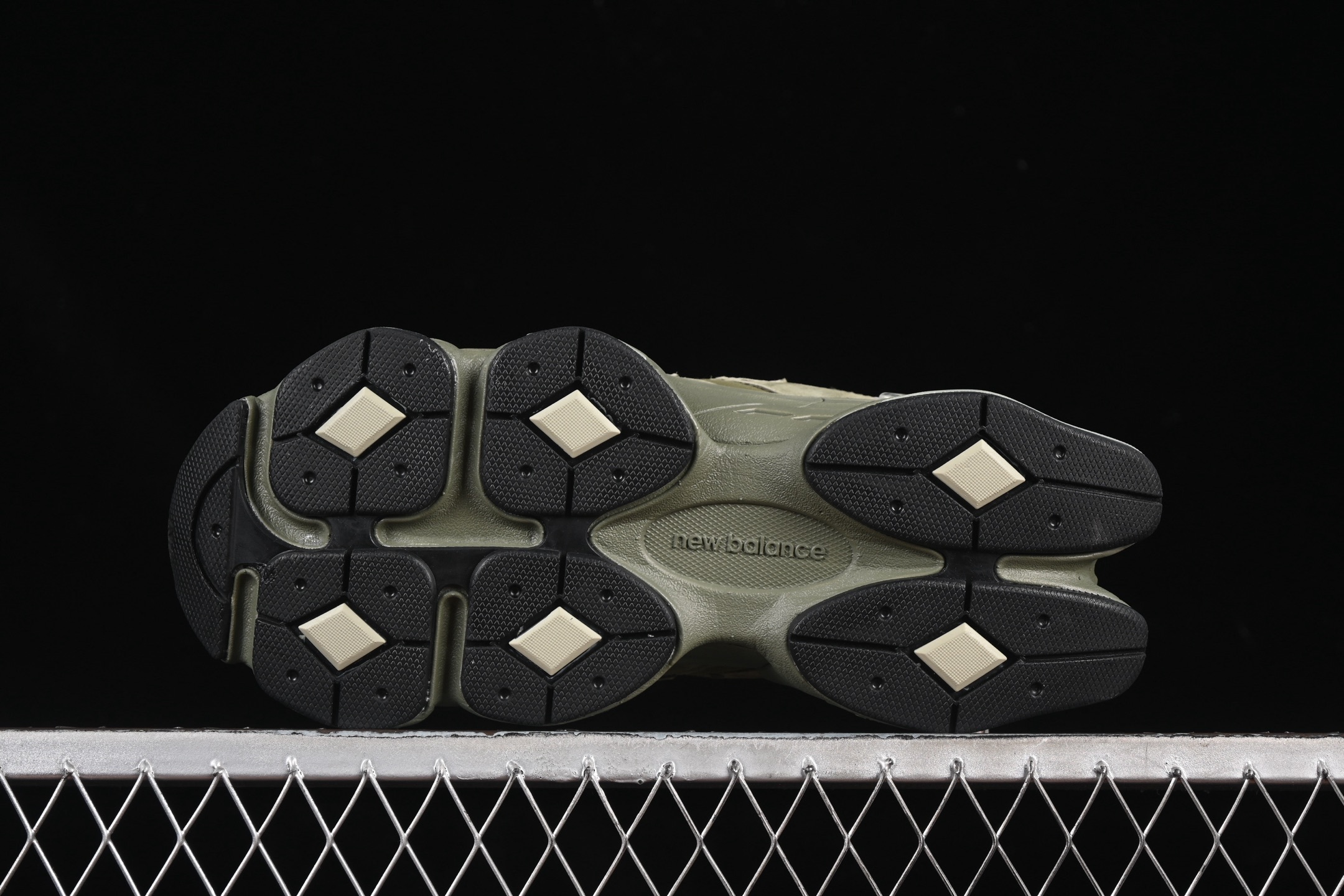 纯原 New Balance NB9060 联名款 复古休闲运动慢跑鞋 U9060ZGD
#鞋款灵感