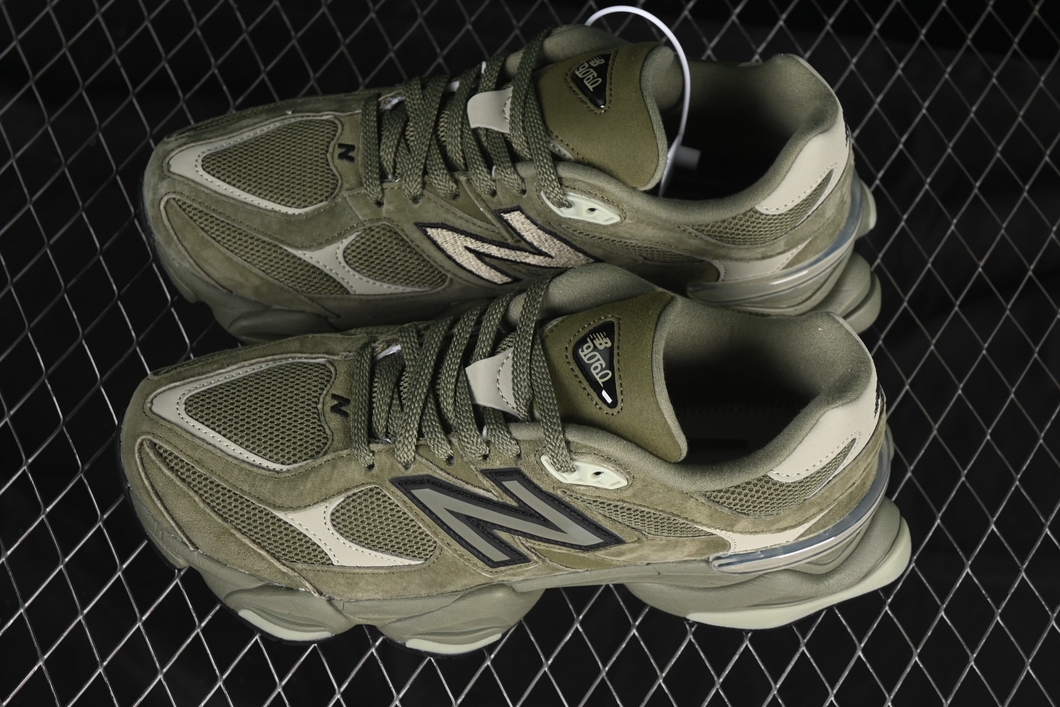 纯原 New Balance NB9060 联名款 复古休闲运动慢跑鞋 U9060ZGD
#鞋款灵感