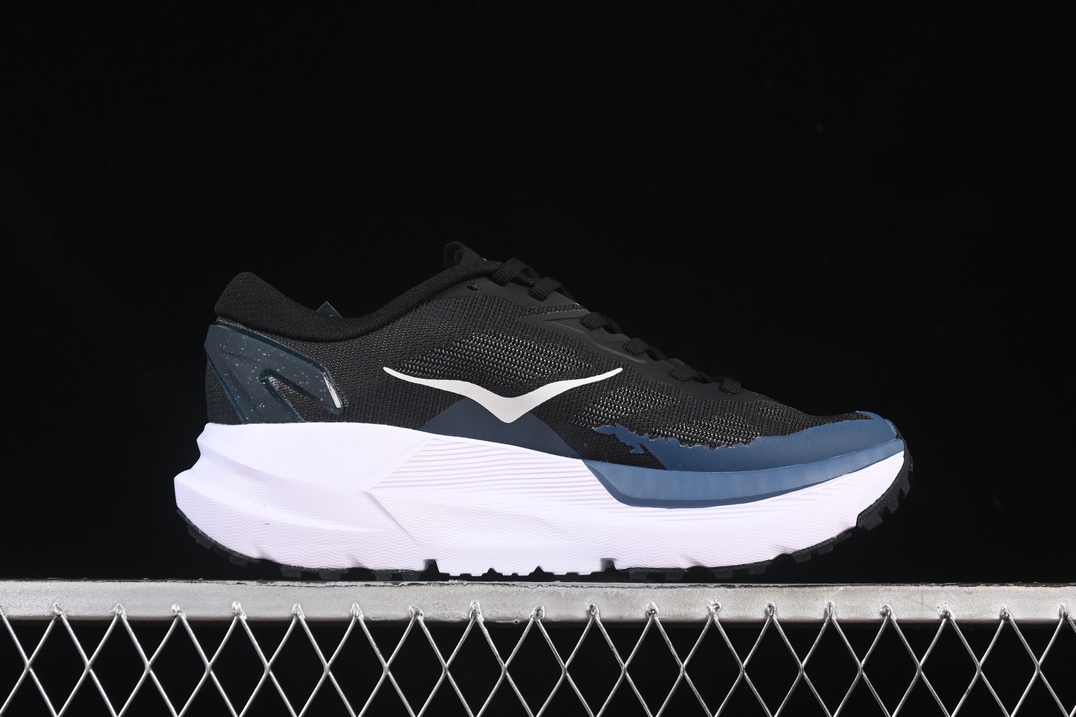 💰240纯原
 Hoka Mafate Speed X 马法特厚底轻量山地跑步鞋 1161995 BYST
#超轻量中底全部用料过3C认证！ 滚动平衡科技减少33%能量消耗 ！外底韧弹感十足的EVA泡绵，结合Vibram橡胶大底，性能稳定输出，无论是平时穿着还是在潮湿的梅雨季节跑步，都是非常优秀的搭配。
尺码：36 36.5 37 38 38.5 39 40 40.5 41 42 42.5 43 44 45 G.D4