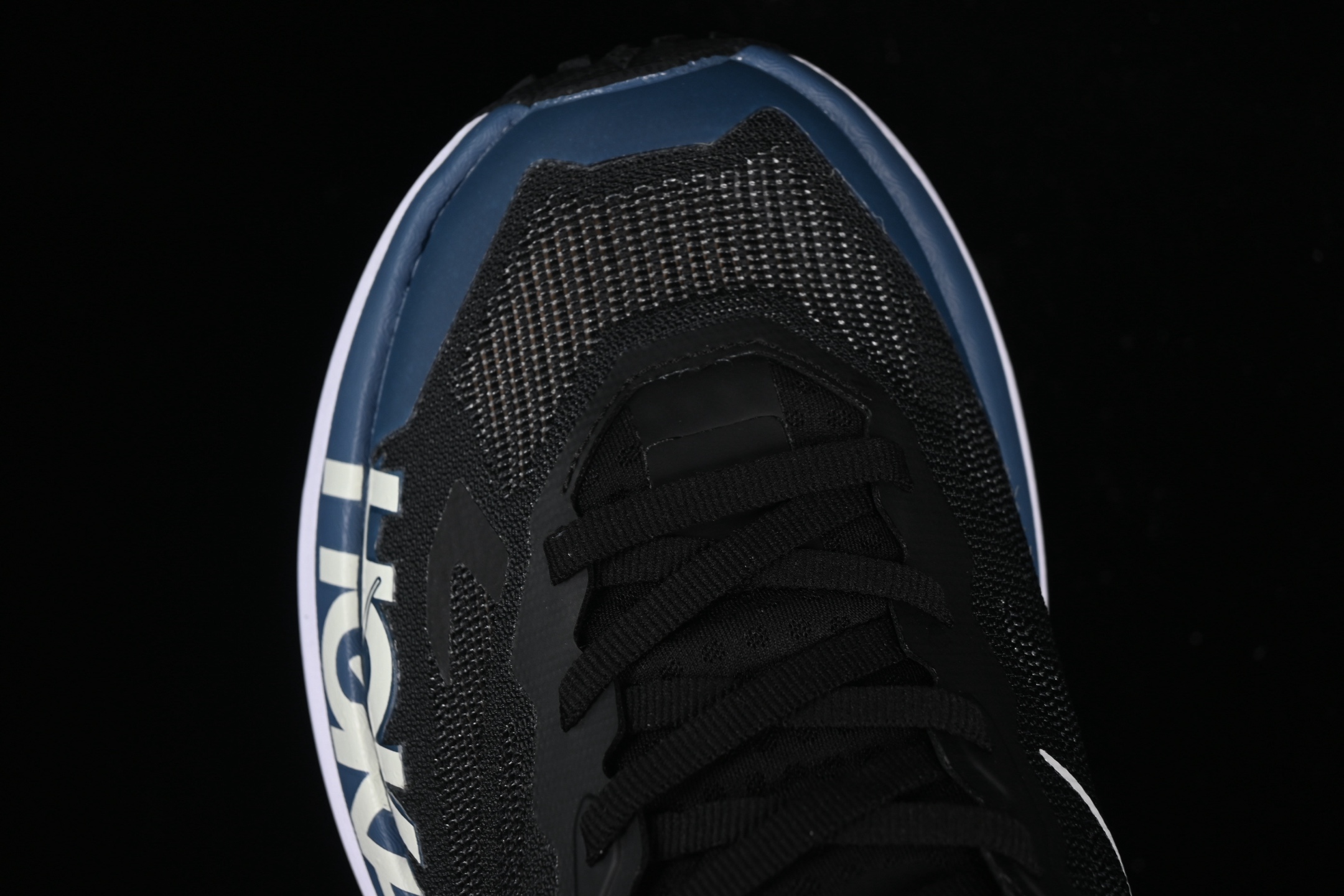 💰240纯原
 Hoka Mafate Speed X 马法特厚底轻量山地跑步鞋 1161995 BYST
#超轻量中底全部用料过3C认证！ 滚动平衡科技减少33%能量消耗 ！外底韧弹感十足的EVA泡绵，结合Vibram橡胶大底，性能稳定输出，无论是平时穿着还是在潮湿的梅雨季节跑步，都是非常优秀的搭配。
尺码：36 36.5 37 38 38.5 39 40 40.5 41 42 42.5 43 44 45 G.D4
