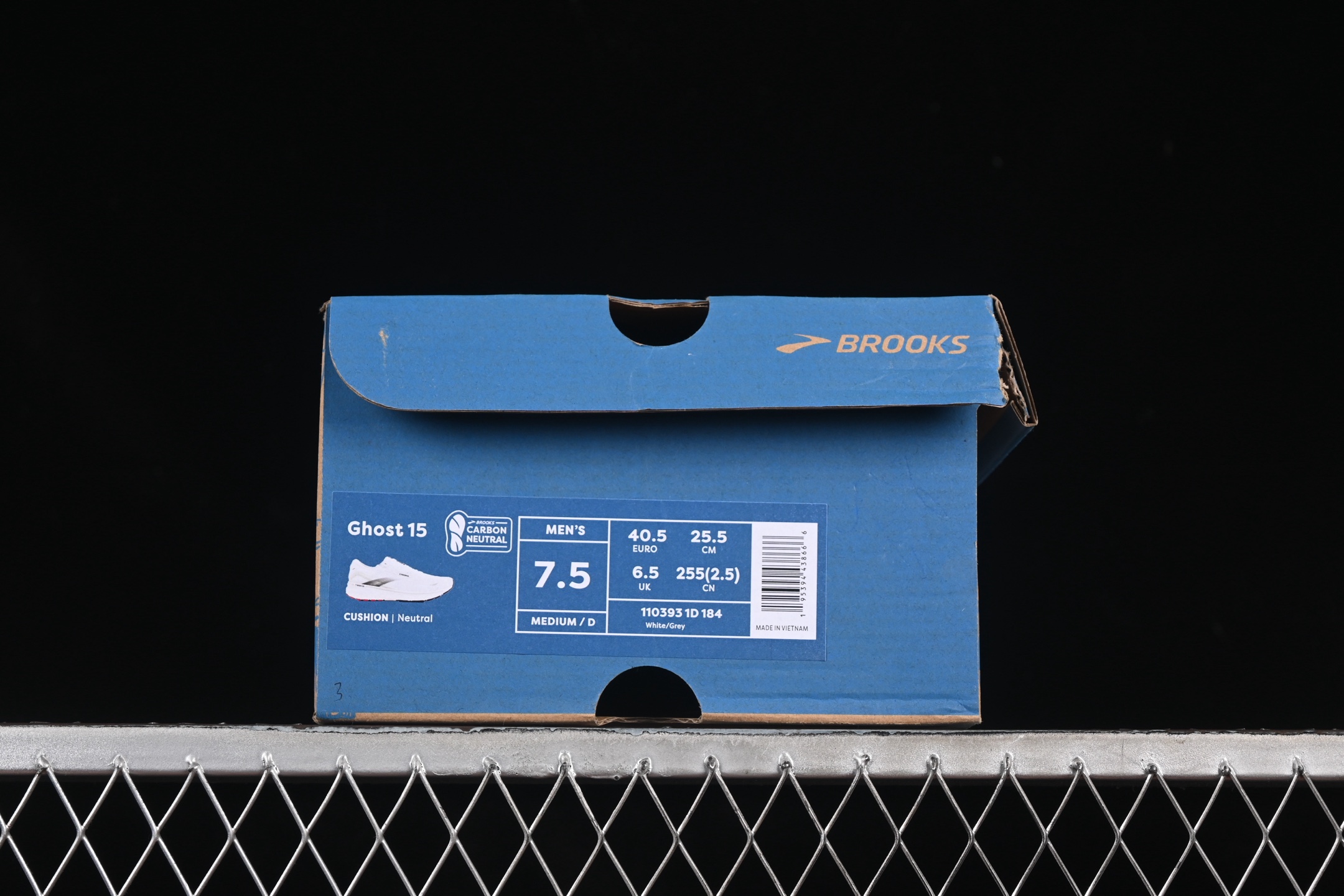 💰240纯原
Brooks Ghost 15 布鲁克斯 幽灵15系列低帮透气缓震支撑休闲运动慢跑鞋 1103931D184
#采用改进工程空气网眼组合热熔工艺 鞋面材质搭载DNA LOFT V2密度泡棉缓震系统 中底外置防滑耐磨橡胶底片 回归个性化跑姿
尺码:36 36.5 37.5 38 38.5 39 40 40.5 41 42 42.5 43 44 44.5 45 46 9.D4