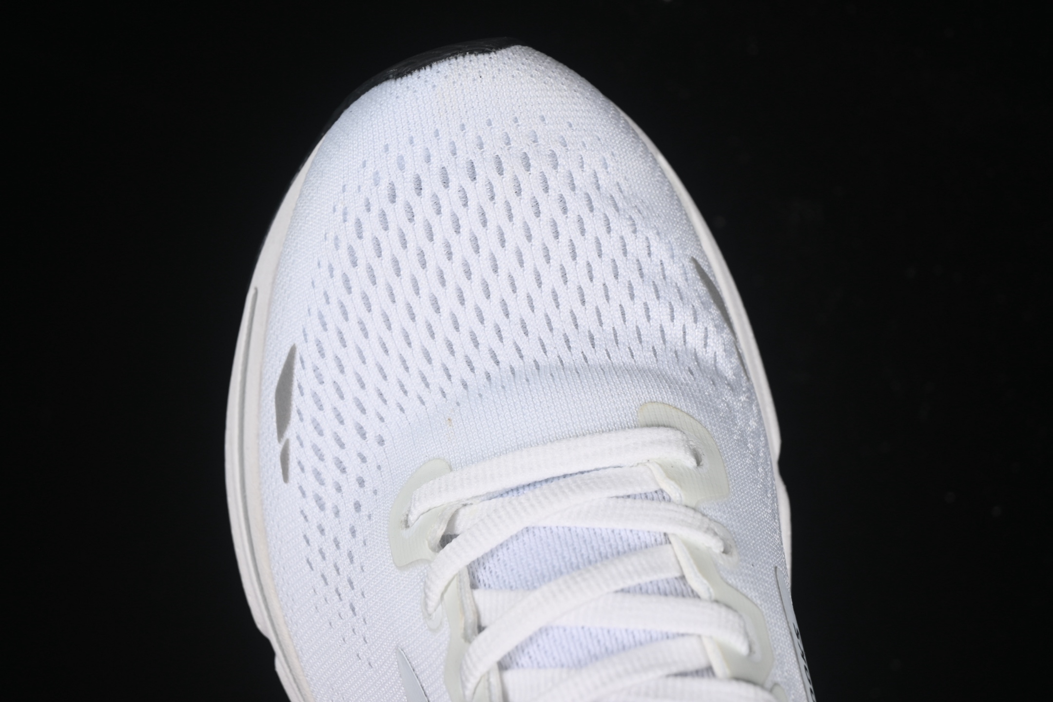 💰240纯原
Brooks Ghost 15 布鲁克斯 幽灵15系列低帮透气缓震支撑休闲运动慢跑鞋 1103931D184
#采用改进工程空气网眼组合热熔工艺 鞋面材质搭载DNA LOFT V2密度泡棉缓震系统 中底外置防滑耐磨橡胶底片 回归个性化跑姿
尺码:36 36.5 37.5 38 38.5 39 40 40.5 41 42 42.5 43 44 44.5 45 46 9.D4