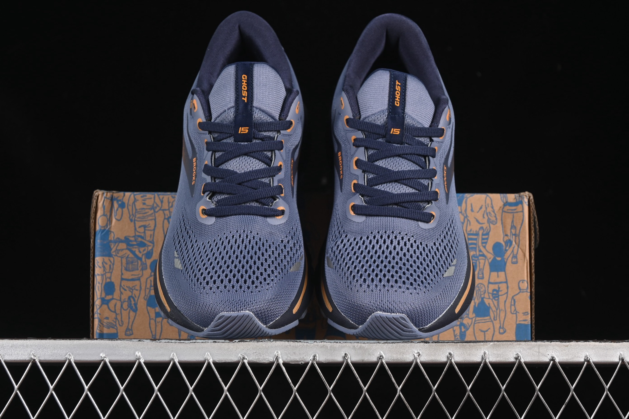 💰240纯原
Brooks Ghost 15 布鲁克斯 幽灵15系列低帮透气缓震支撑休闲运动慢跑鞋 1103931D025
#采用改进工程空气网眼组合热熔工艺 鞋面材质搭载DNA LOFT V2密度泡棉缓震系统 中底外置防滑耐磨橡胶底片 回归个性化跑姿
尺码:36 36.5 37.5 38 38.5 39 40 40.5 41 42 42.5 43 44 44.5 45 46 9.D4