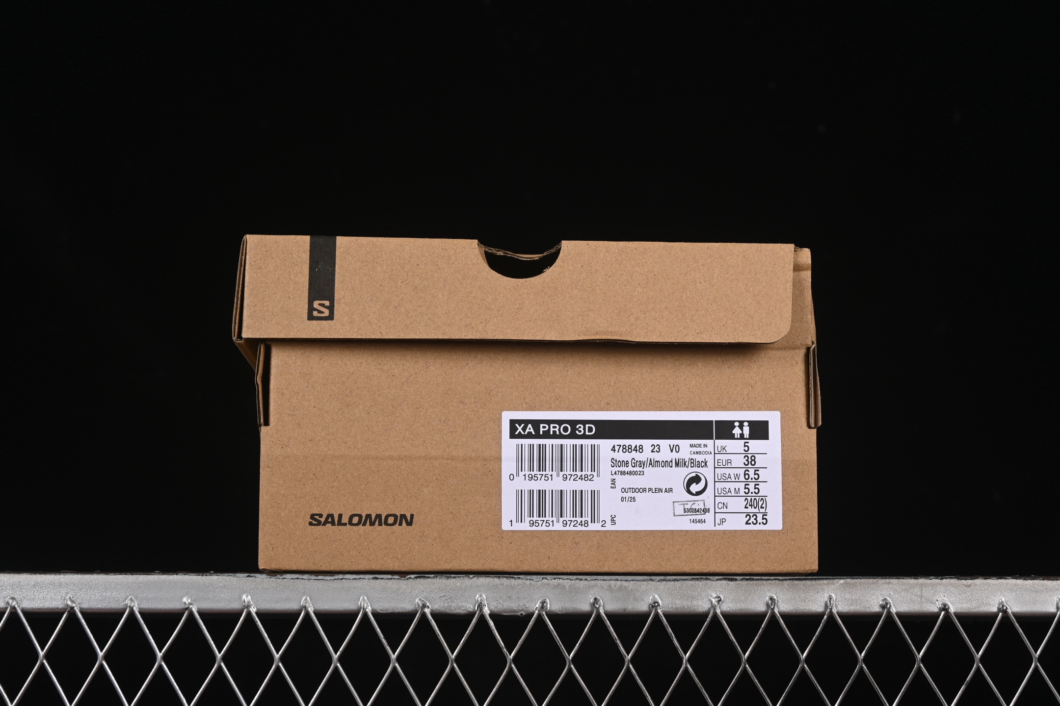 💰360纯原
Salomon XA PRO 3D 萨洛蒙户外越野跑鞋 478848-23
#鞋面采用SENSIFIT贴合技术 全方位贴合包裹脚型 鞋跟部鞋底牵引设计 提供强大的抓地性能 更适应野外崎岖不平的道路 其3D ADVANCED CHASSIS底盘 材料轻量大化 钉齿设计更具稳定性、防护性 鞋底易磨损区运用CONTAGRIP高耐磨材料 应对城市硬质路面长距离跑考验
尺码:36 36.5 37 38 38.5 39 40 40.5 41 42 42.5 43 44 44.5 45 46 HCD4