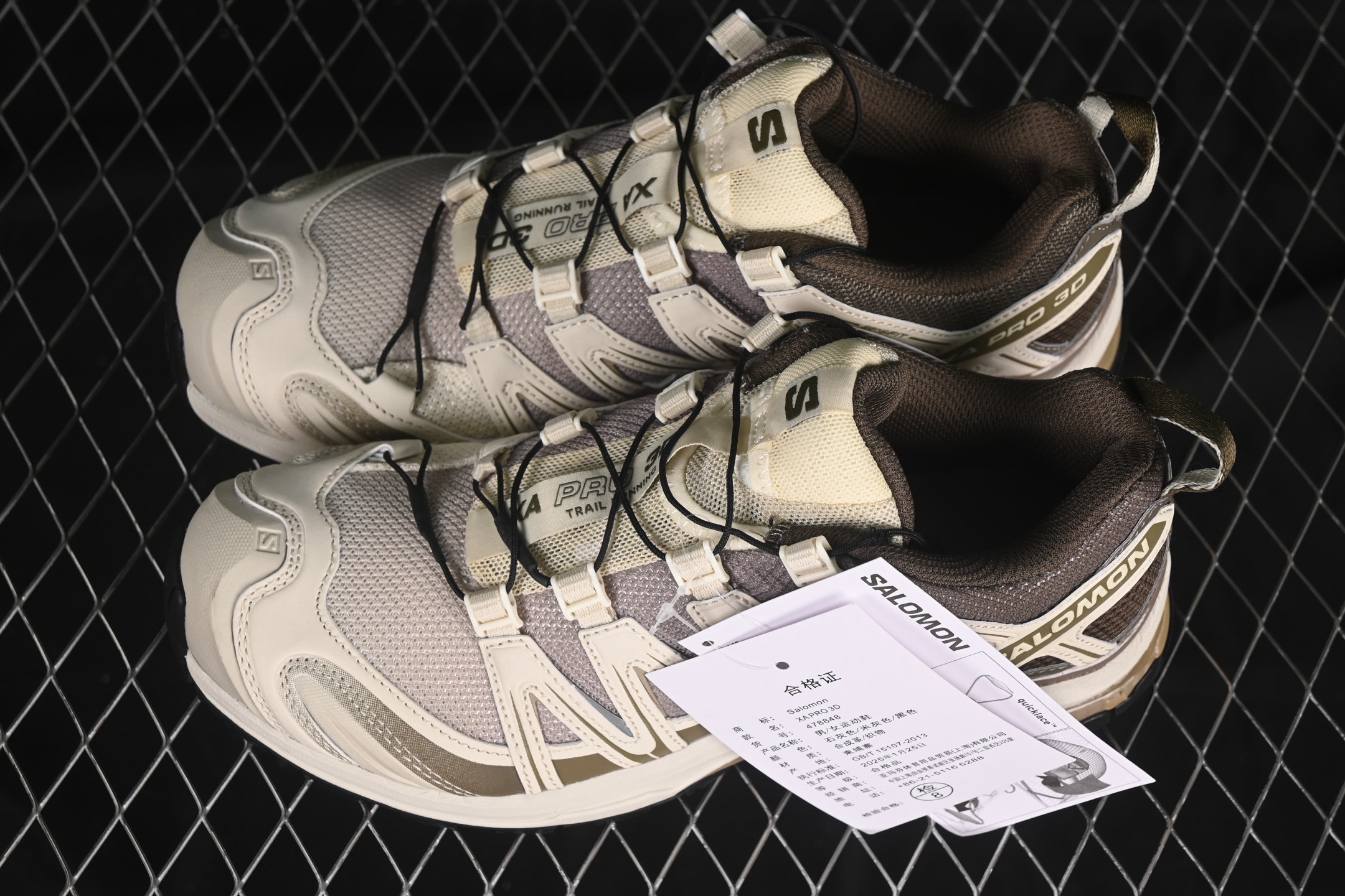 💰360纯原
Salomon XA PRO 3D 萨洛蒙户外越野跑鞋 478848-23
#鞋面采用SENSIFIT贴合技术 全方位贴合包裹脚型 鞋跟部鞋底牵引设计 提供强大的抓地性能 更适应野外崎岖不平的道路 其3D ADVANCED CHASSIS底盘 材料轻量大化 钉齿设计更具稳定性、防护性 鞋底易磨损区运用CONTAGRIP高耐磨材料 应对城市硬质路面长距离跑考验
尺码:36 36.5 37 38 38.5 39 40 40.5 41 42 42.5 43 44 44.5 45 46 HCD4
