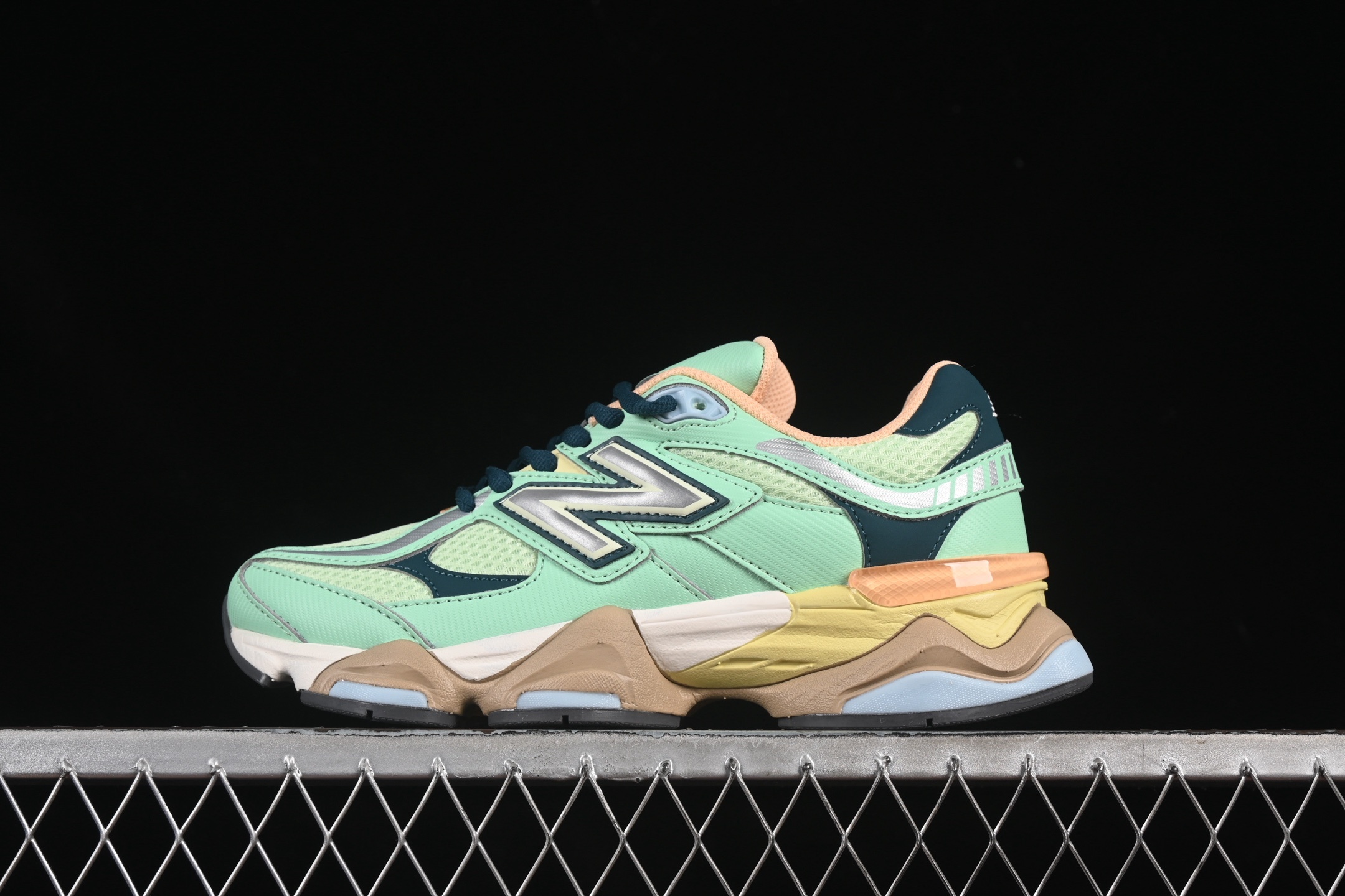 纯原 New Balance NB9060 联名款 复古休闲运动慢跑鞋 U9060TMA
#鞋款灵感