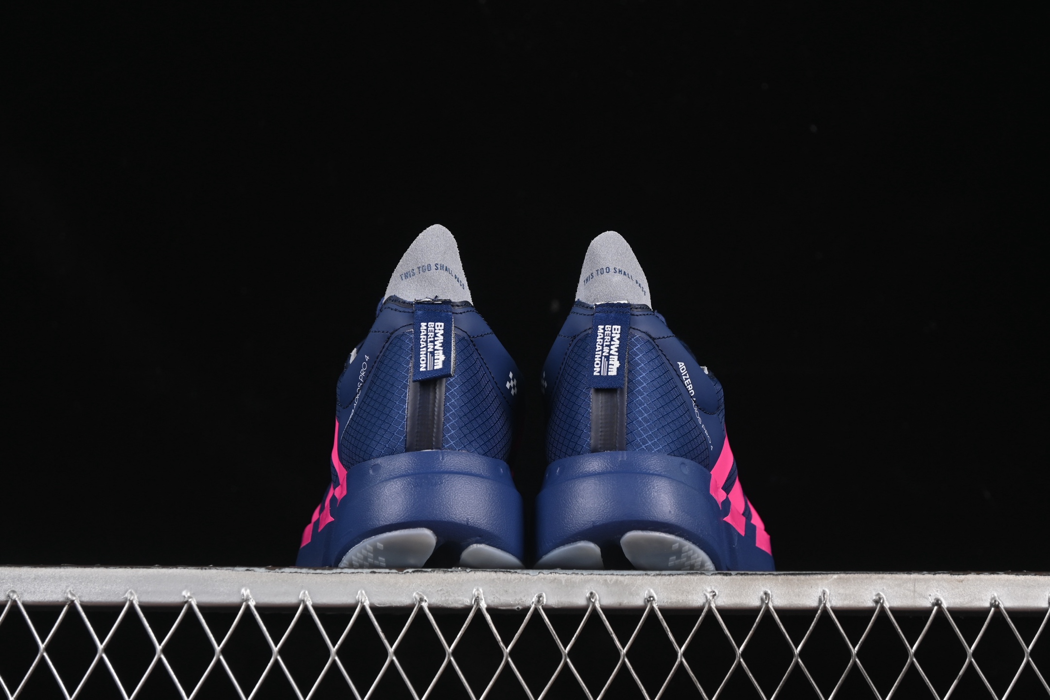 💰240纯原
Adidas Adizero Adios 4 M JR1228 阿迪透气轻盈低帮跑步鞋
尺码：36 36.5 37 38 38.5 39 40 40.5 41 42 42.5 43 44 44.5 45 46 7+C3