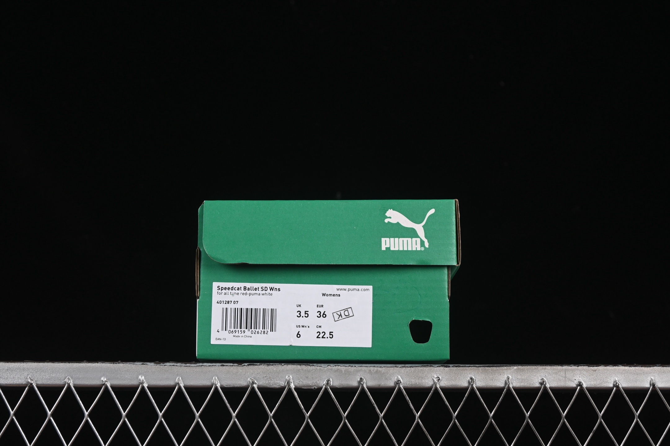 💰220纯原
Puma Speedcat Ballet LTH 彪马低帮生活休闲芭蕾舞鞋 401287-07
尺码：36 37 37.5 38 38.5 39 40 HCC3