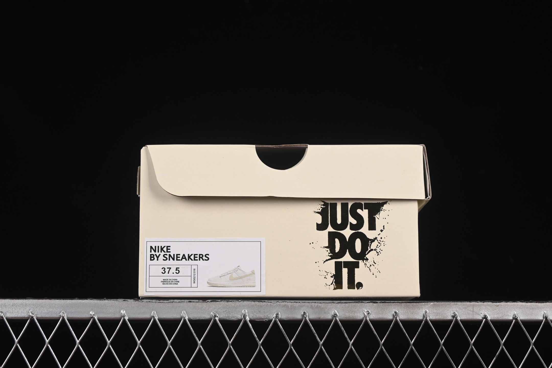 💰260公司级💰360纯原
Nike SB Dunk Low 森林城市 周年高端定制 低帮休闲板鞋 WG0212-018
#定制鞋盒 超高清洁度 皮料切割干净无任何毛边 细节完美
尺码:35.5 36 36.5 37.5 38 36.5 39 40 9.E5