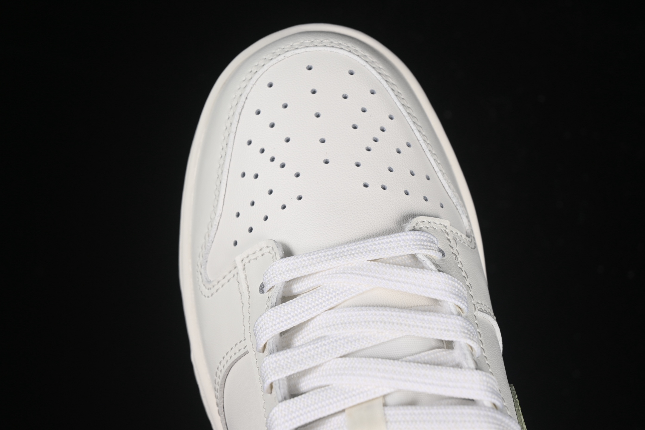 💰260公司级💰360纯原
Nike SB Dunk Low 森林城市 周年高端定制 低帮休闲板鞋 WG0212-018
#定制鞋盒 超高清洁度 皮料切割干净无任何毛边 细节完美
尺码:35.5 36 36.5 37.5 38 36.5 39 40 9.E5