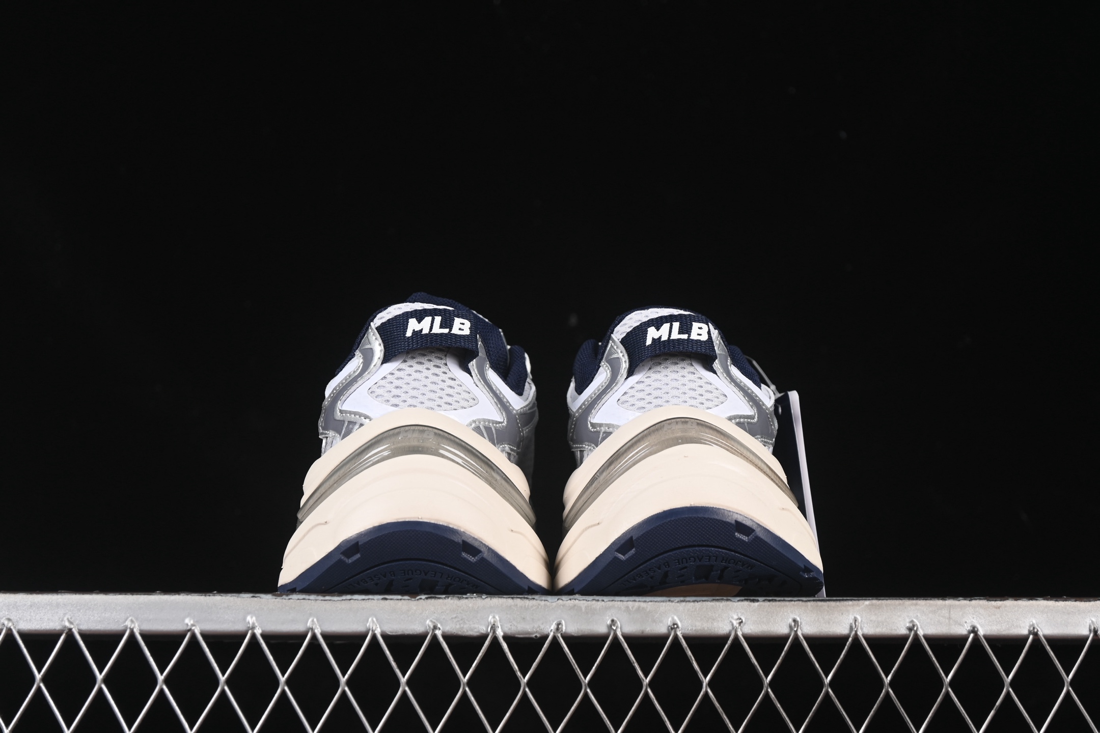 💰240纯原
 NY MLB Chunky Curve Runner Monogram 纽约洋基队 厚底休闲跑鞋 3ARNSPL4N50GRL
尺码：35 36 36.5 37.5 38 38.5 39 40 40.5 41 42 42.5 43 44 44.5 45 FYC3