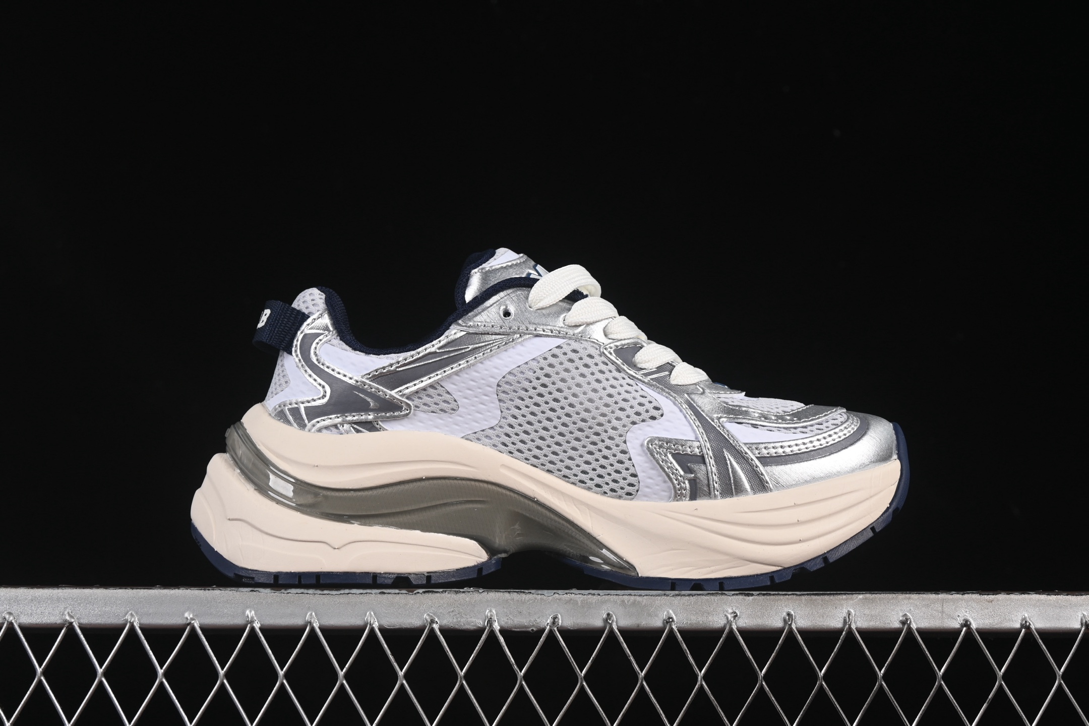 💰240纯原
 NY MLB Chunky Curve Runner Monogram 纽约洋基队 厚底休闲跑鞋 3ARNSPL4N50GRL
尺码：35 36 36.5 37.5 38 38.5 39 40 40.5 41 42 42.5 43 44 44.5 45 FYC3