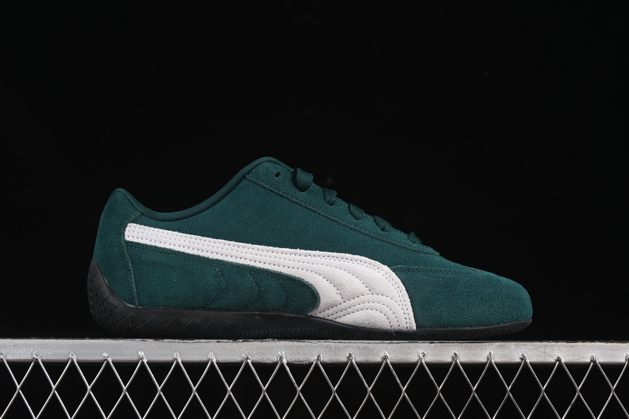 💰240纯原
The Open Product x Puma Speedcat 极速赛车系列彪马低帮生活休闲鞋 398846-12
#原装档案原数据纸版楦型 采用原厂固色翻毛皮鞋面材质 二次成型'猛帮'成型工艺
尺码:35 36 37 37.5 38 38.5 39 40 40.5 41 42 42.5 43 44 44.5 45 C.D4