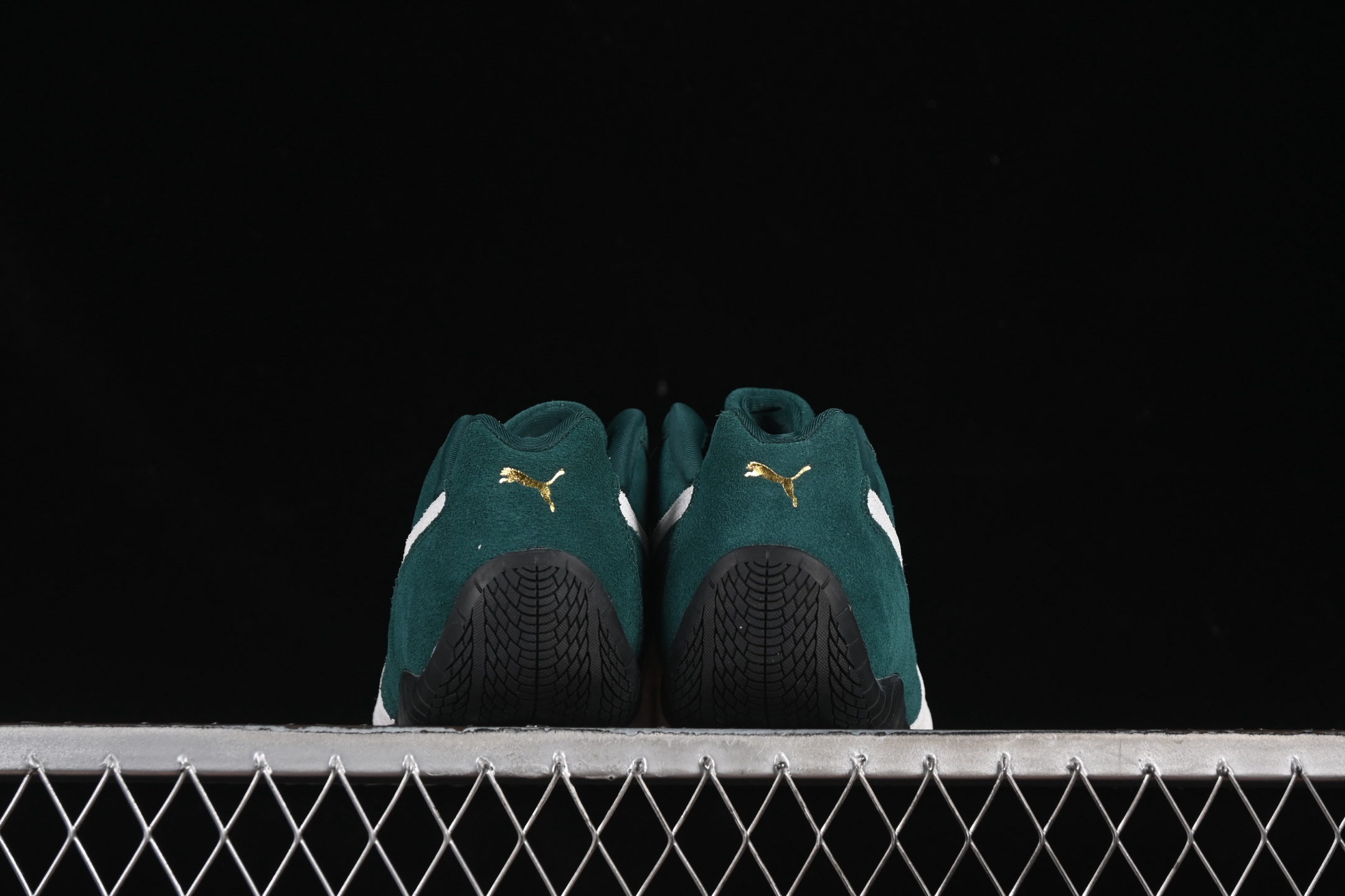💰240纯原
The Open Product x Puma Speedcat 极速赛车系列彪马低帮生活休闲鞋 398846-12
#原装档案原数据纸版楦型 采用原厂固色翻毛皮鞋面材质 二次成型'猛帮'成型工艺
尺码:35 36 37 37.5 38 38.5 39 40 40.5 41 42 42.5 43 44 44.5 45 C.D4