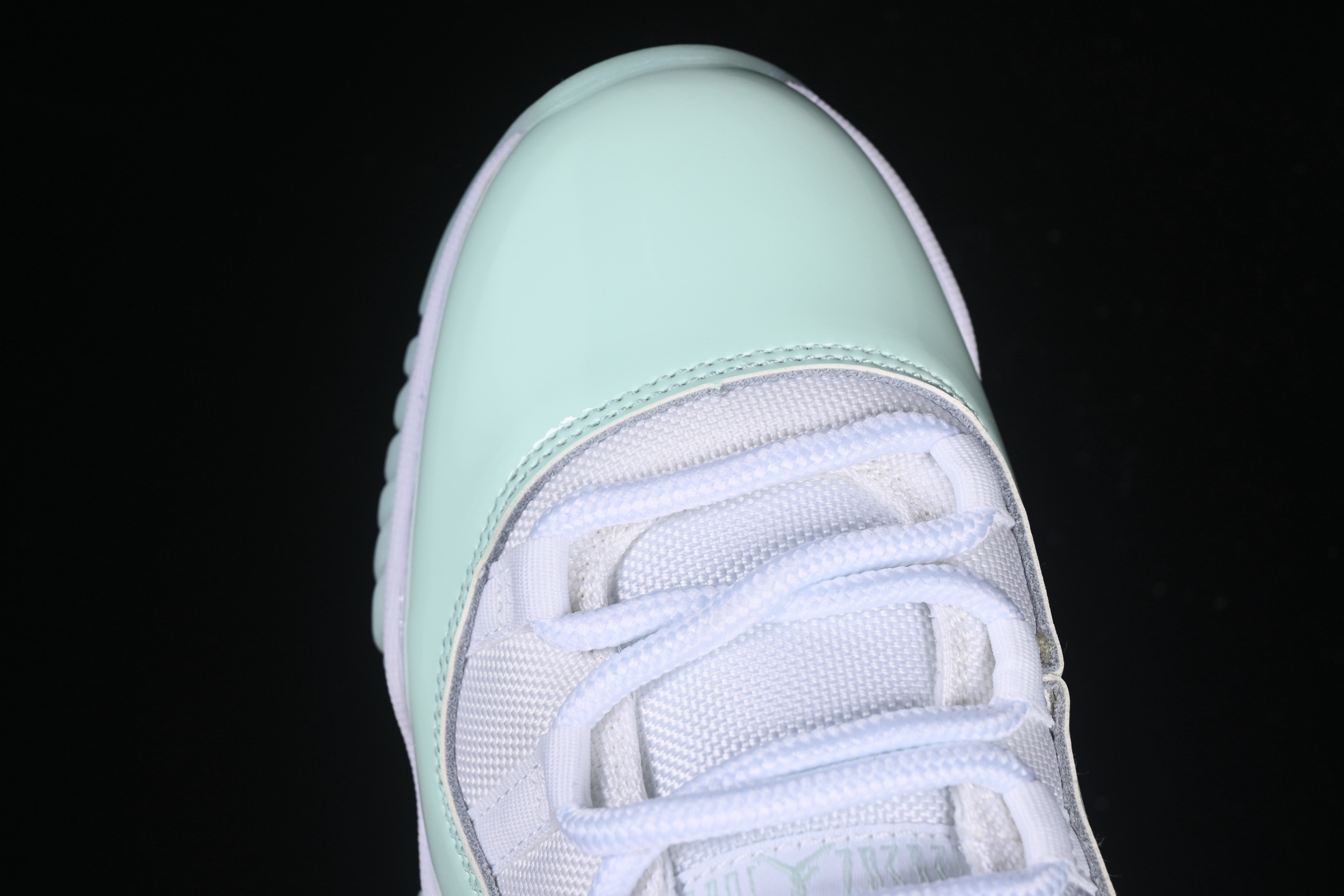  Air Jordan 11 Low Lgloo AJ11 乔11薄荷绿 AH7860-103
尺码：