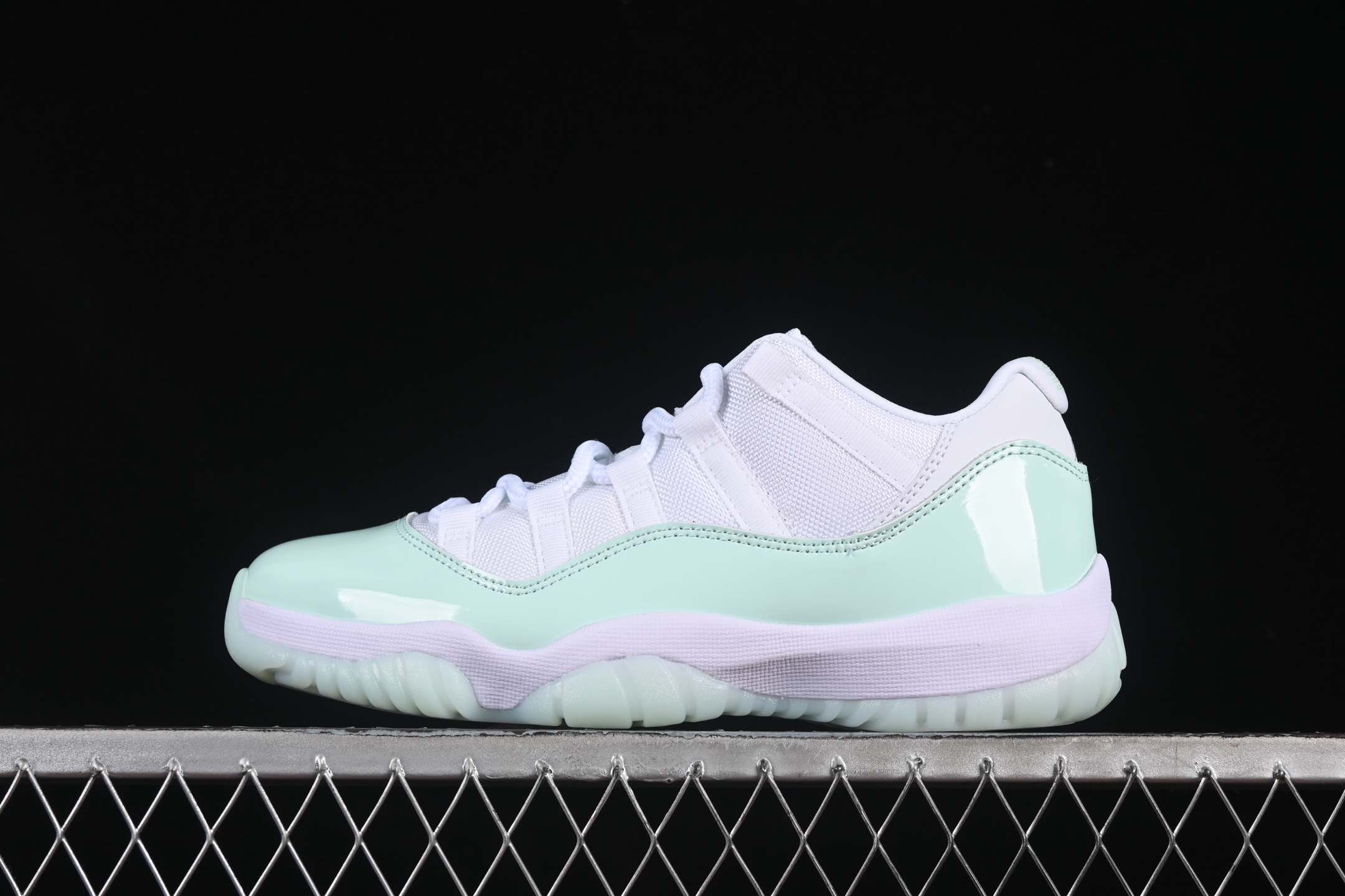  Air Jordan 11 Low Lgloo AJ11 乔11薄荷绿 AH7860-103
尺码：