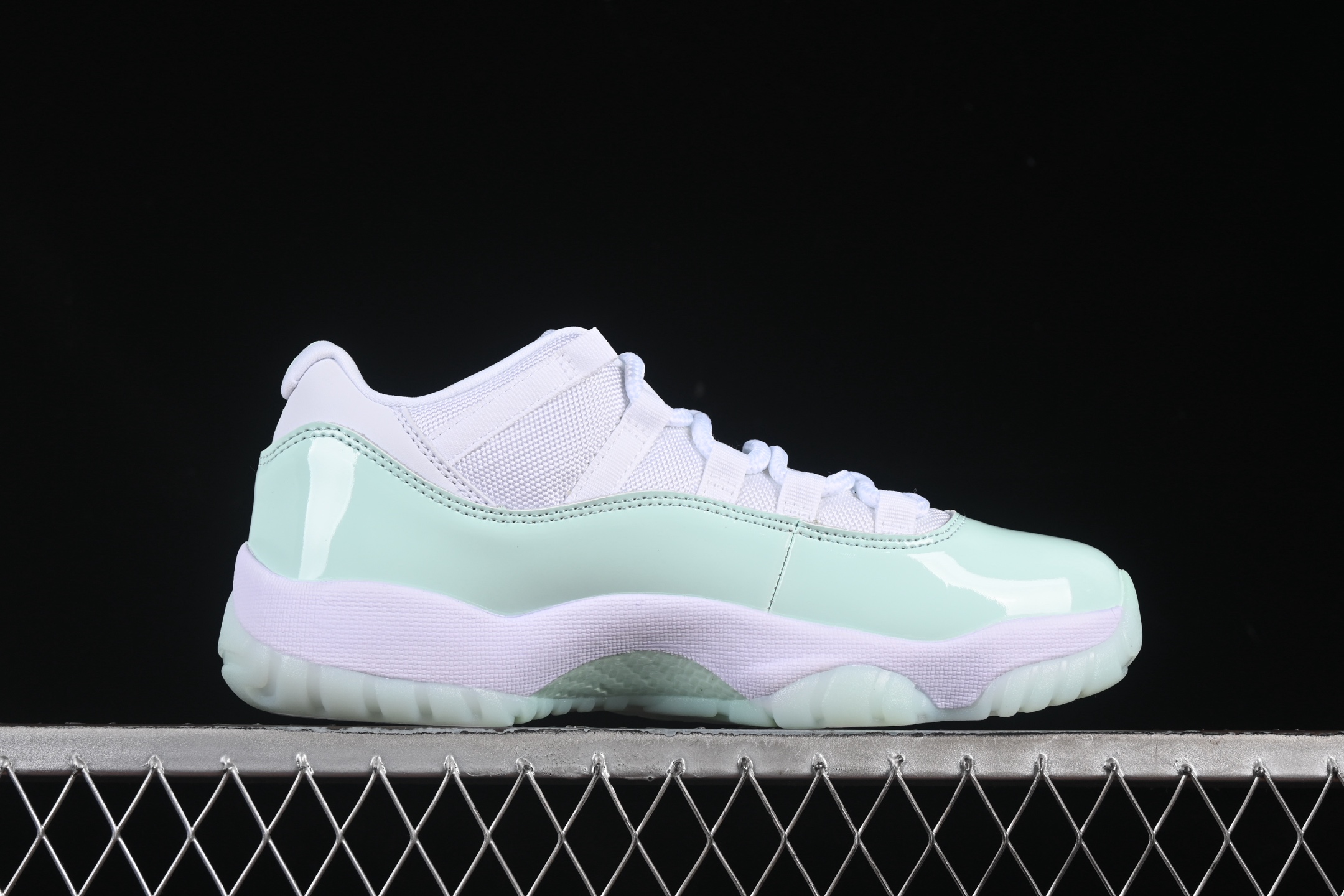  Air Jordan 11 Low Lgloo AJ11 乔11薄荷绿 AH7860-103
尺码：