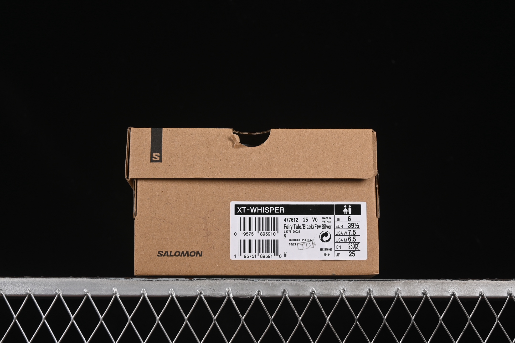 💰340纯原
Salomon XT-Whisper 萨洛蒙 探索者系列户外越野跑鞋 477612-25
#鞋面采用SENSIFIT贴合技术 全方位贴合包裹脚型 鞋跟部鞋底牵引设计 提供强大的抓地性能 更适应野外崎岖不平的道路 其3D ADVANCED CHASSIS底盘 材料轻量大化 钉齿设计更具稳定性、防护性 鞋底易磨损区运用CONTAGRIP高耐磨材料 应对城市硬质路面长距离跑考验
尺码:36 36.5 37 38 38.5 39 40 HCD4