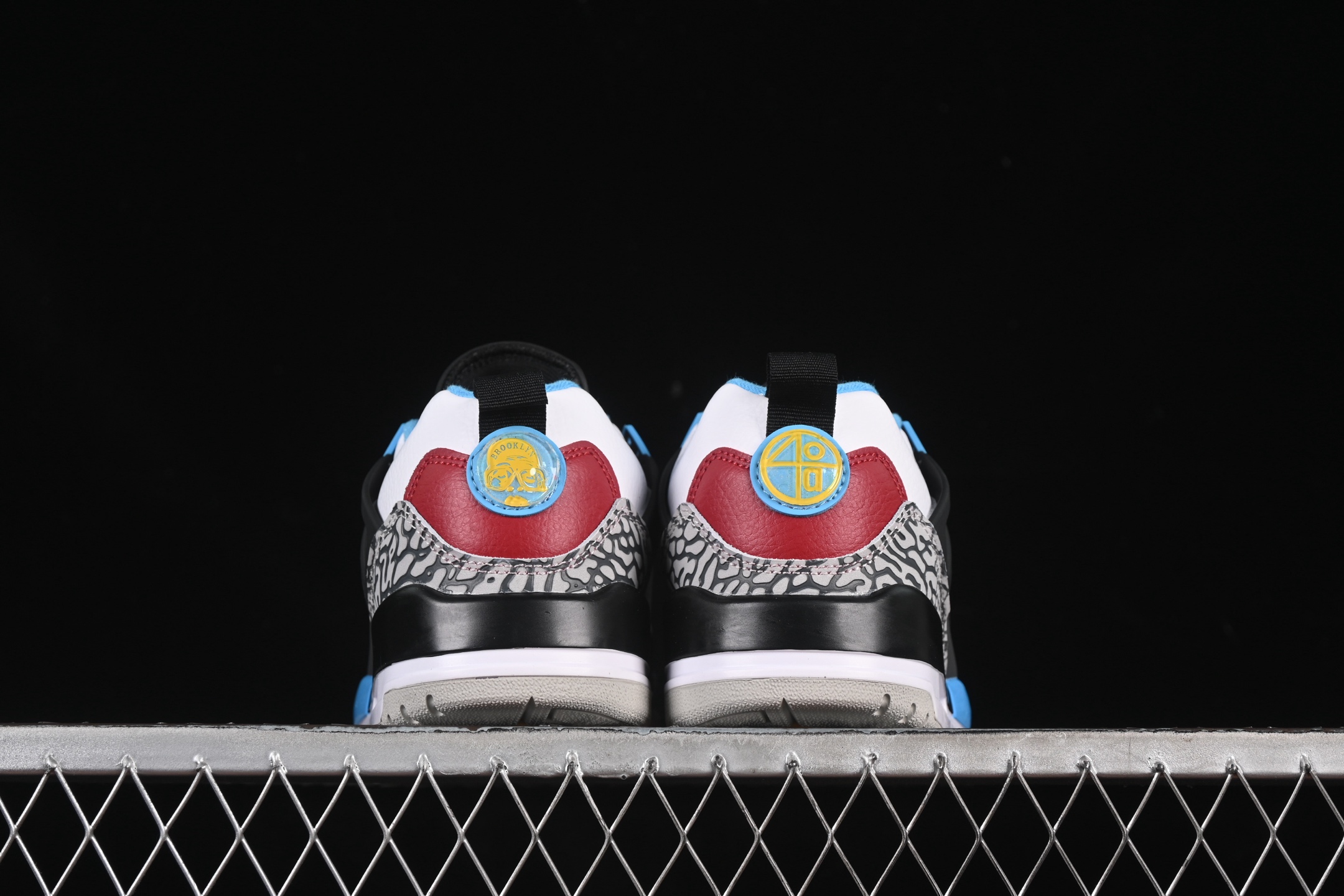 💰300纯原
 Jordan Spizike Low AJ 乔丹合体元素 复古蓝配色 文化休闲板鞋 IM7425-004
#整双鞋在 Air Jordan 5 Low 廓形的基础上，通过加入 AJ3 的爆裂纹和鞋底设计、AJ6 的鞋舌和鞋带束扣、AJ4 的鞋侧三角稳定贴片和鞋带孔等，
尺码：36 36.5 37.5 38 38.5 39 40 40.5 41 42 42.5 43 44 44.5 45 46 47.5 ZZD4