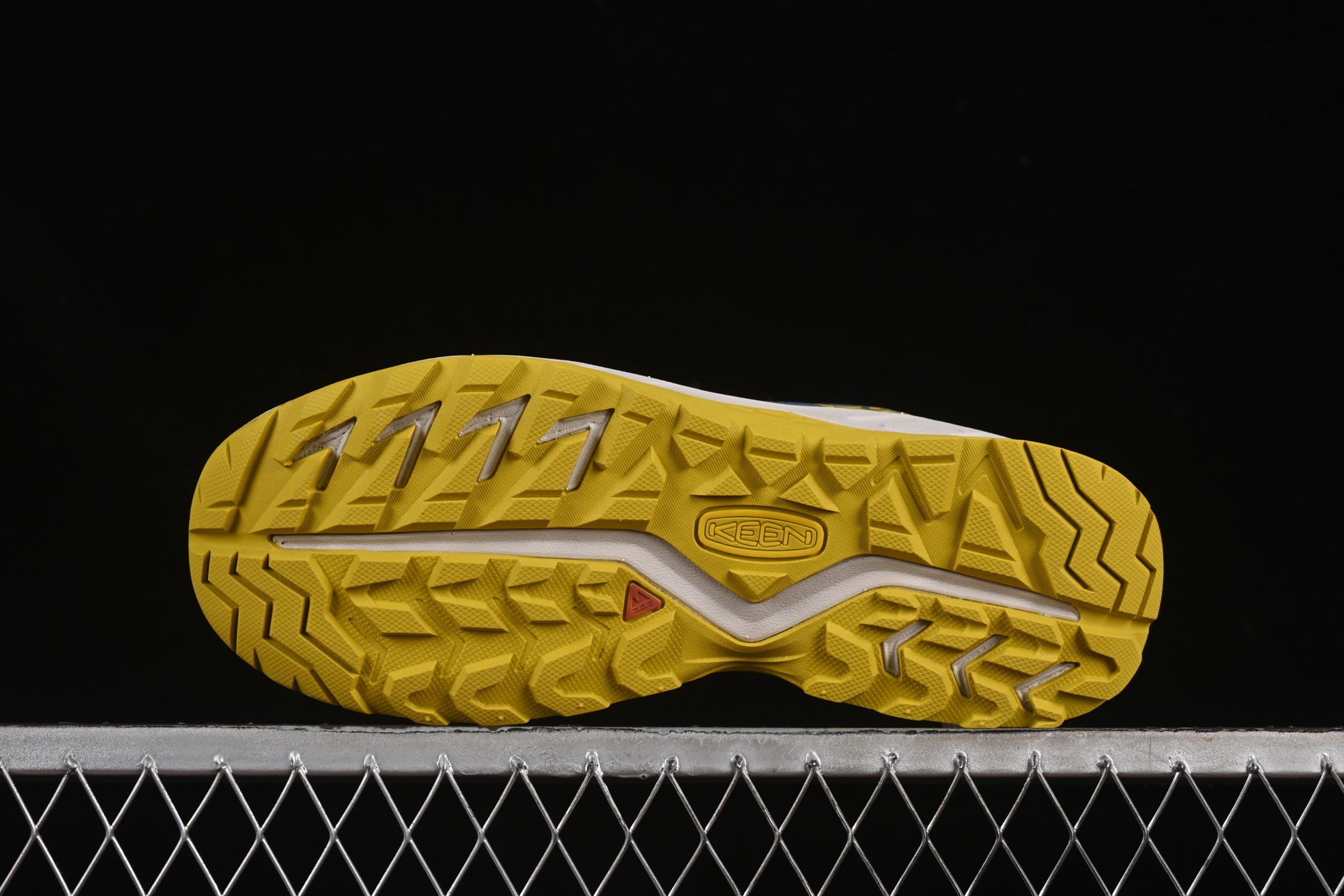 💰240纯原
Keen Versacore Speed 科恩徒步越野户外透气登山休闲板鞋 1029044
尺码：39 40 40.5 41 42 42.5 43 44 44.5 45 C.D4