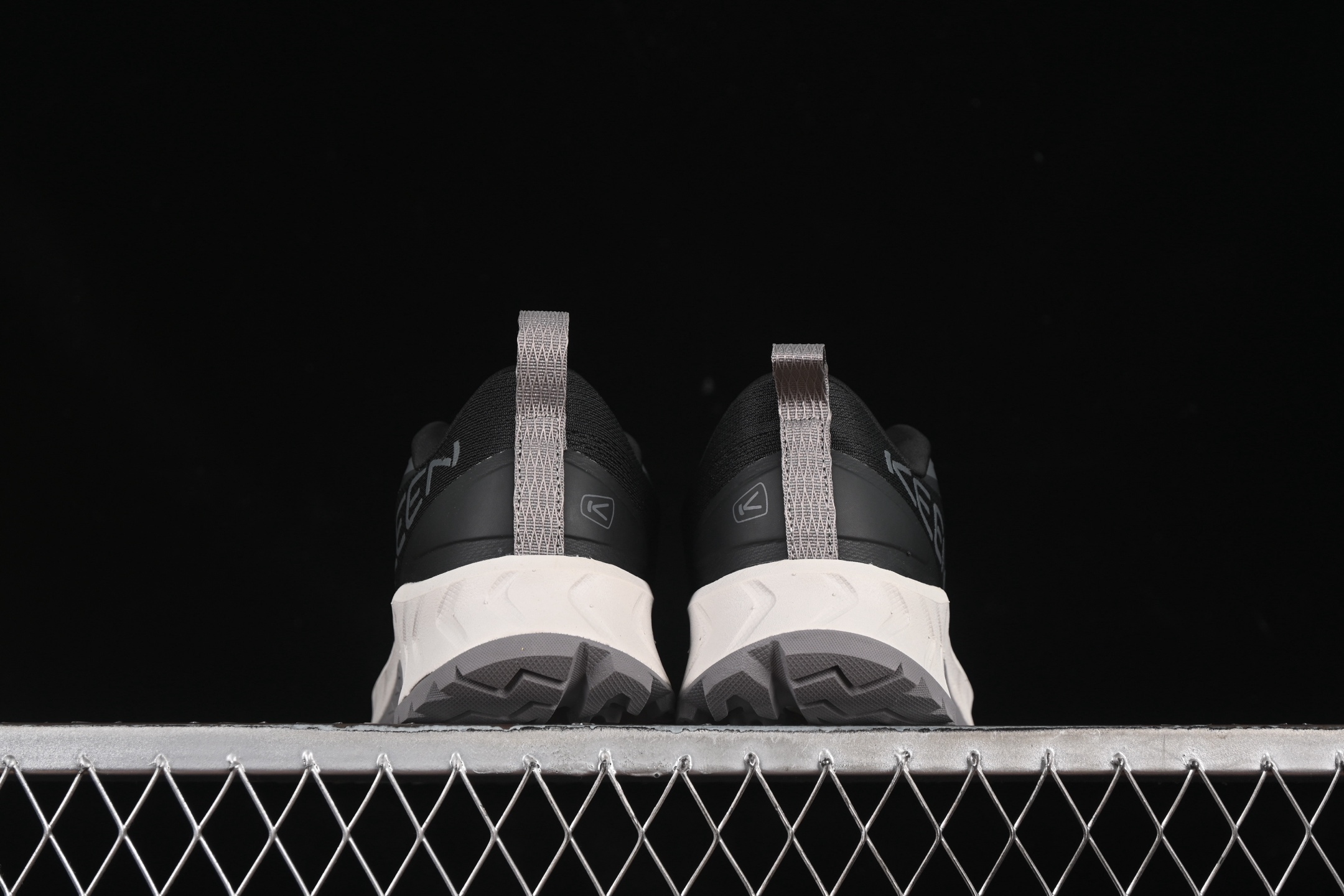 💰240纯原
Keen Versacore Speed 科恩徒步越野户外透气登山休闲板鞋 1029007
尺码：39 40 40.5 41 42 42.5 43 44 44.5 45 C.D4