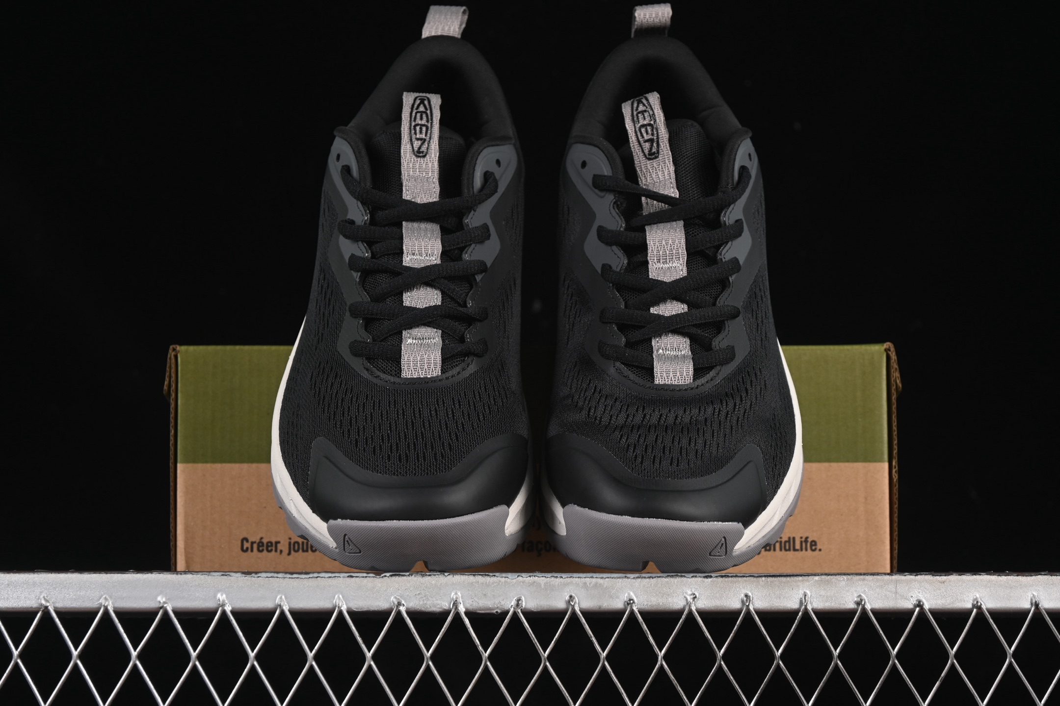 💰240纯原
Keen Versacore Speed 科恩徒步越野户外透气登山休闲板鞋 1029007
尺码：39 40 40.5 41 42 42.5 43 44 44.5 45 C.D4