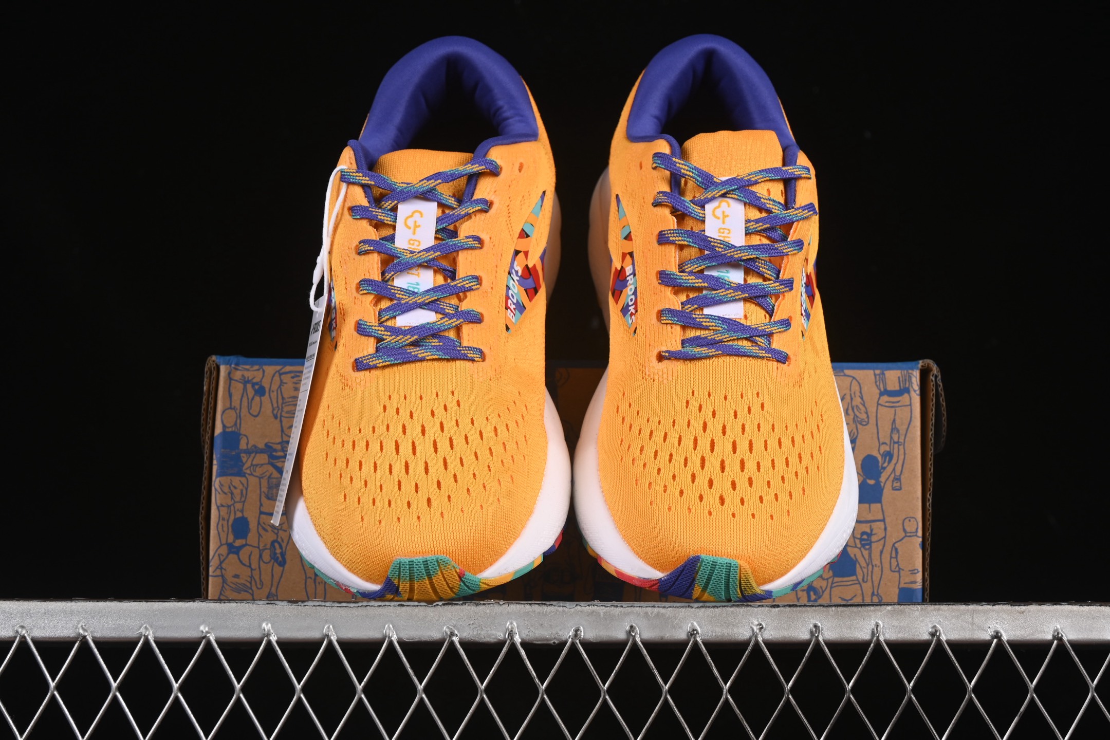 💰240纯原
Brooks Ghost 16 布鲁克斯 16代低帮透气缓震支撑休闲运动慢跑鞋 1104181D753
#采用改进工程空气网眼组合热熔工艺 鞋面材质搭载DNA LOFT V2密度泡棉缓震系统 中底外置防滑耐磨橡胶底片 回归个性化跑姿
尺码:40 40.5 41 42 42.5 43 44 44.5 45 D.D4