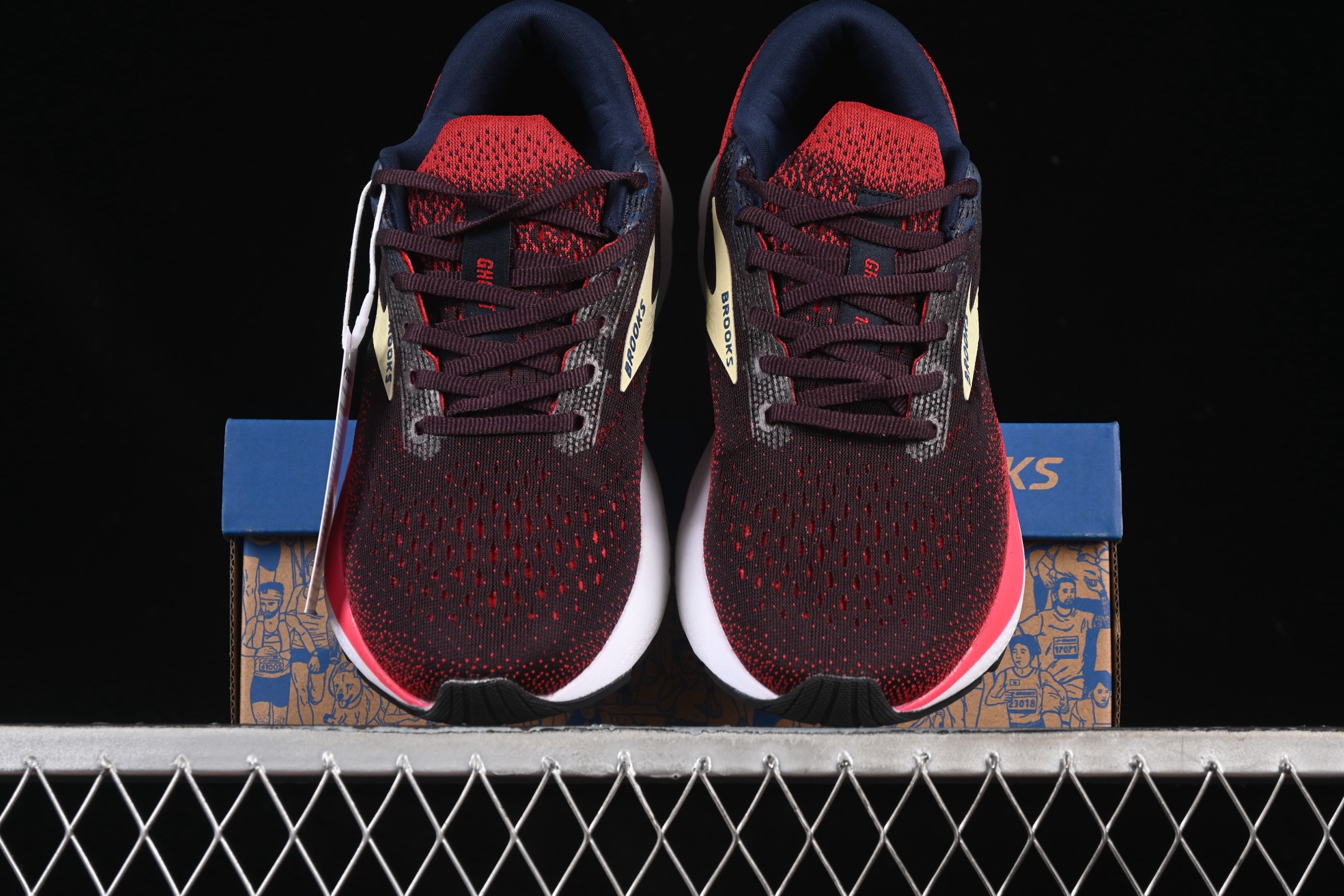 💰240纯原
Brooks Ghost 16 布鲁克斯 16代低帮透气缓震支撑休闲运动慢跑鞋 1104181D004
#采用改进工程空气网眼组合热熔工艺 鞋面材质搭载DNA LOFT V2密度泡棉缓震系统 中底外置防滑耐磨橡胶底片 回归个性化跑姿
尺码:40 40.5 41 42 42.5 43 44 44.5 45 D.D4