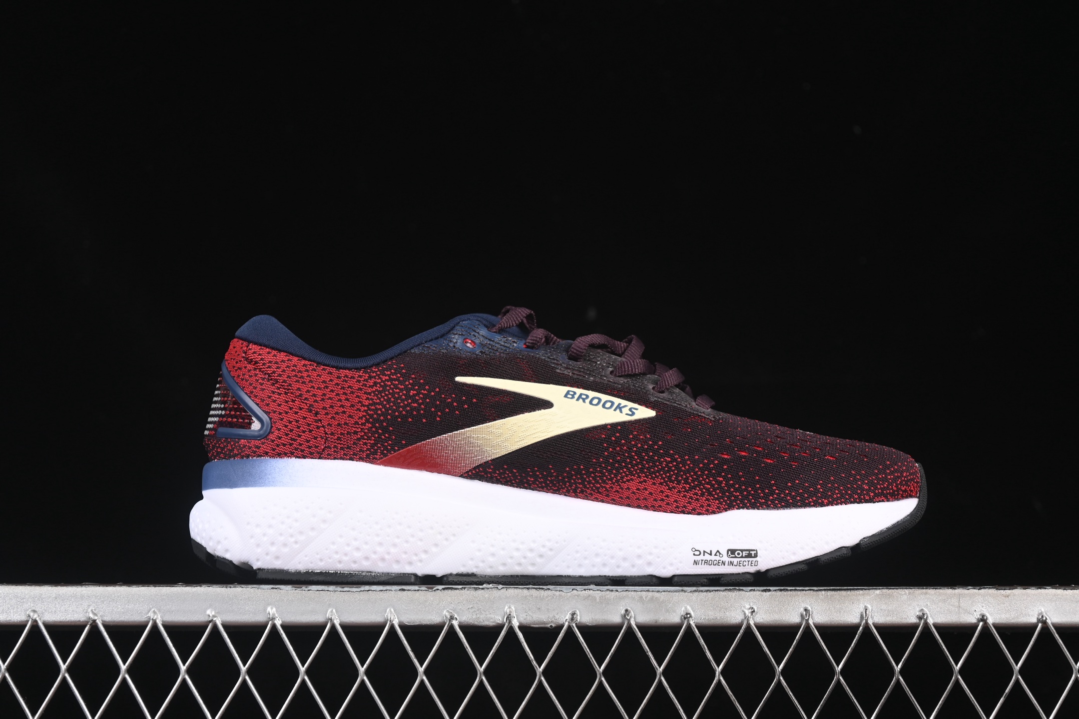 💰240纯原
Brooks Ghost 16 布鲁克斯 16代低帮透气缓震支撑休闲运动慢跑鞋 1104181D004
#采用改进工程空气网眼组合热熔工艺 鞋面材质搭载DNA LOFT V2密度泡棉缓震系统 中底外置防滑耐磨橡胶底片 回归个性化跑姿
尺码:40 40.5 41 42 42.5 43 44 44.5 45 D.D4