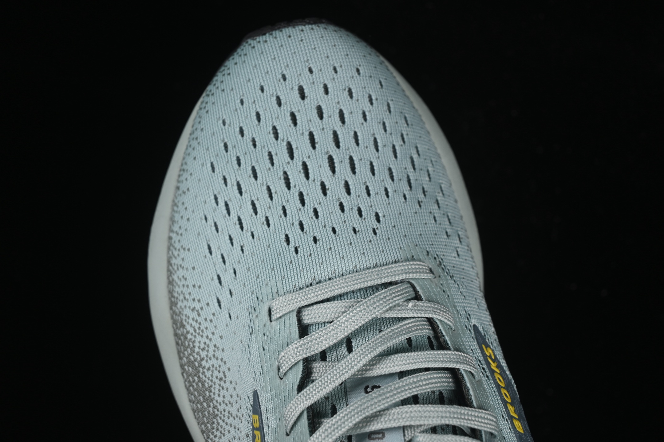 💰240纯原
Brooks Ghost 16 布鲁克斯 16代低帮透气缓震支撑休闲运动慢跑鞋 1104181D432
#采用改进工程空气网眼组合热熔工艺 鞋面材质搭载DNA LOFT V2密度泡棉缓震系统 中底外置防滑耐磨橡胶底片 回归个性化跑姿
尺码:40 40.5 41 42 42.5 43 44 44.5 45 D.D4
