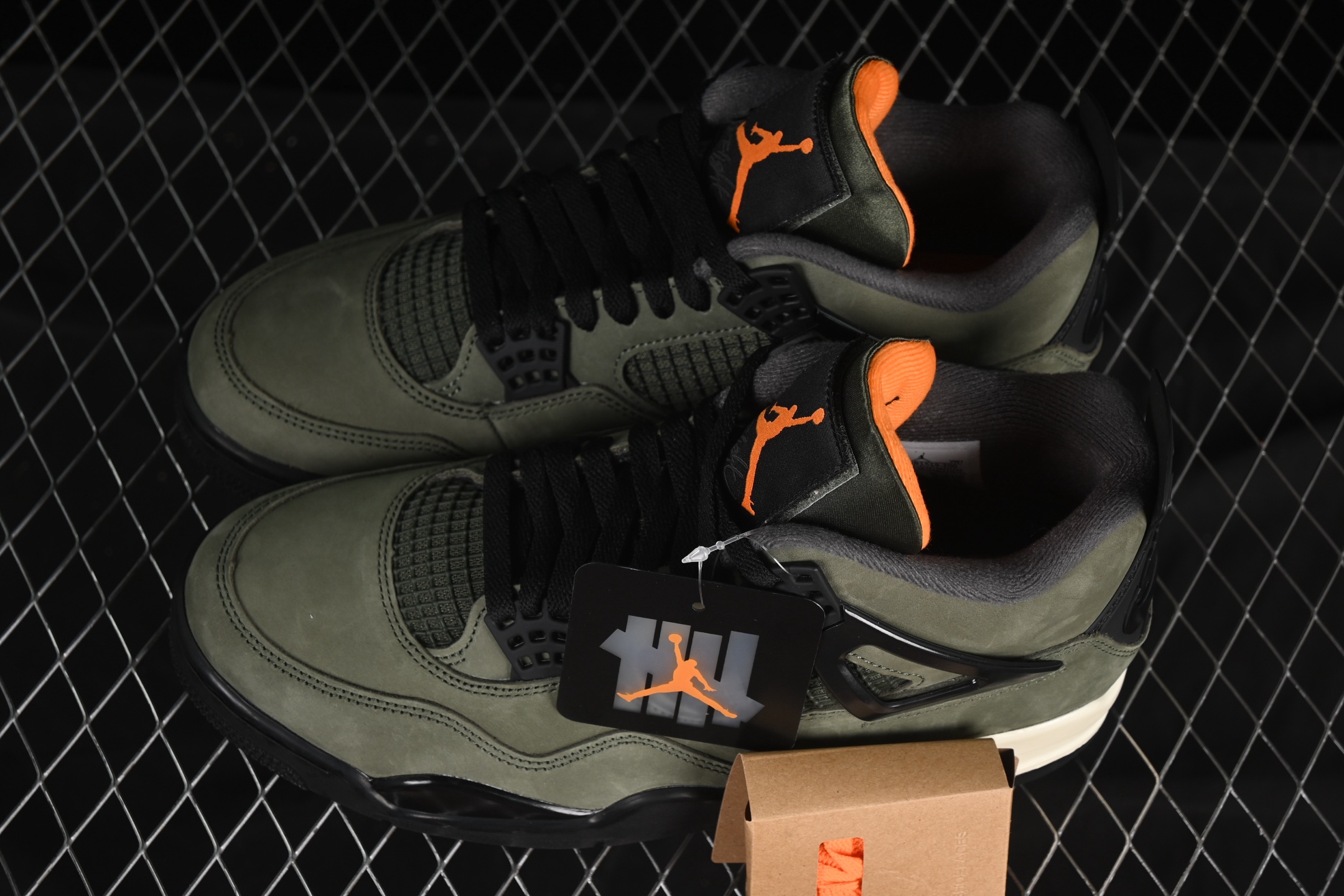 💰600顶级 Undefeated x Air Jordan 4 OG AJ4 乔4橄榄绿麂皮 IB1519-200
#行业天花板产物 全部原鞋开发生产 极致还原 一眼ZP既视感 品质有口皆碑 细节做工肉眼可见
尺码:40 40.5 41 42 42.5 43 44 44.5 45 45.5 46 47.5 48.5 R.J0