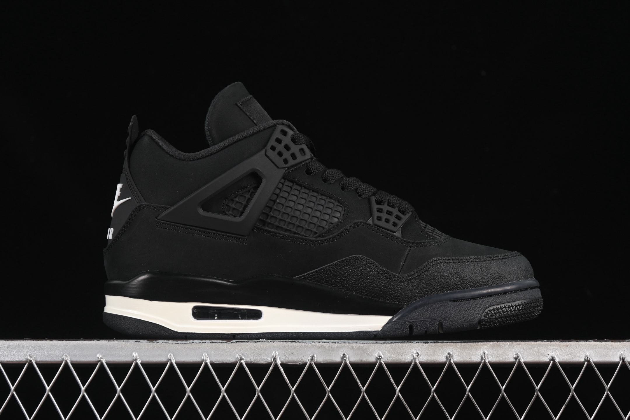 💰380纯原
 Nigel Sylvester x Air Jordan 4 Retro AJ4 乔4联名黑砖 HF4340-001
尺码：40 40.5 41 42 42.5 43 44 44.5 45 46 47.5 48.5 LTE5