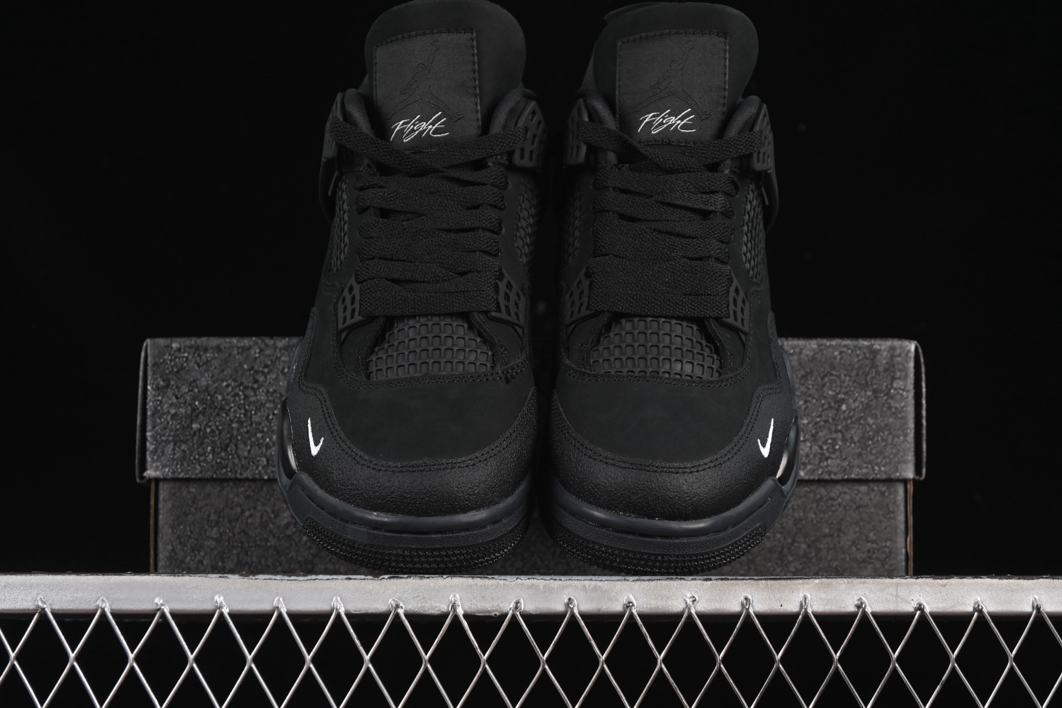 💰380纯原
 Nigel Sylvester x Air Jordan 4 Retro AJ4 乔4联名黑砖 HF4340-001
尺码：40 40.5 41 42 42.5 43 44 44.5 45 46 47.5 48.5 LTE5