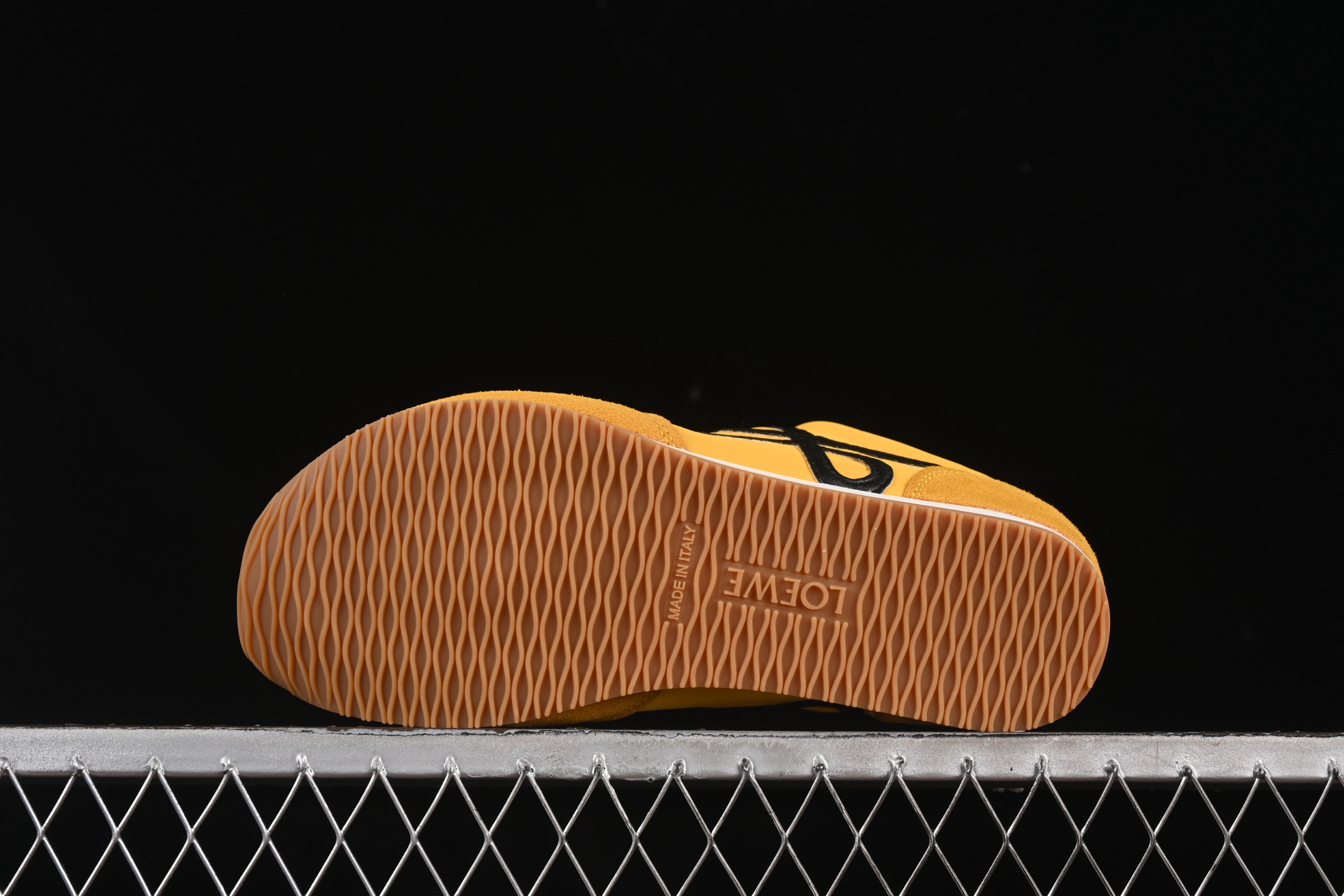 💰240纯原
 Loewe Ballet Runner 2.0 Sneakers 罗意威 芭蕾舞2.0系列阿甘复古风德训薄底百搭休闲运动鞋
尺码：35 36 37 38 39 40 AJD4