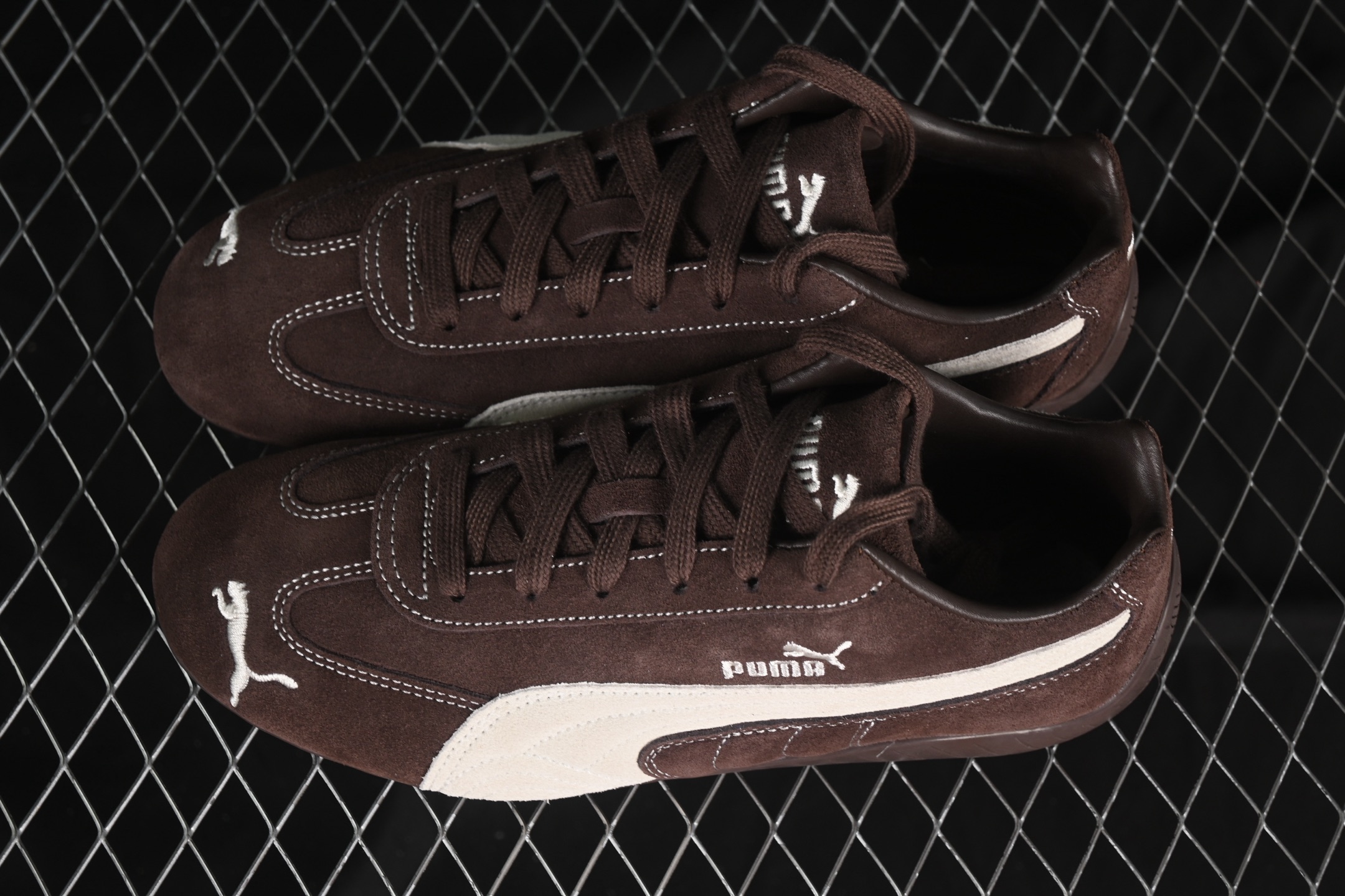 💰240纯原
The Open Product x Puma Speedcat 极速赛车系列彪马低帮生活休闲鞋 403903-01
#原装档案原数据纸版楦型 采用原厂固色翻毛皮鞋面材质 正确二次成型'猛帮'成型工艺
尺码:36 37 37.5 38 38.5 39 40 40.5 41 42 42.5 43 44 44.5 45 HCD4