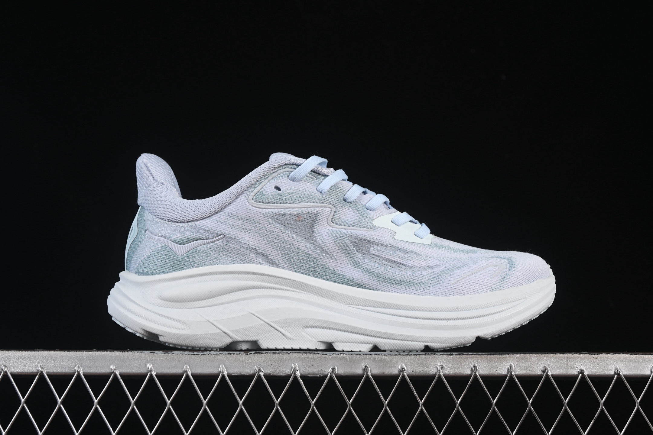 💰220纯原
HOKA ONE ONE CLIFTON 10 克里夫顿系列 轻盈透气的针织网面跑鞋 1162031 DTDR
#增强鞋面的强度和支撑性能 搭配柔软的鞋舌 让双脚在舒适包裹中跑的更加畅快 全新泡棉中底 柔软的同时增强回弹性能 为不同跑者提供更平稳流畅的脚感 带来全面的缓冲保护 根据人体工程学设计的延长拉襟 后跟处弹软的海绵填充舒适固定 避免掉跟和摩擦
尺码:36 36.5 37 38 38.5 39 40 40.5 41 42 42.5 43 44 45 G.D4