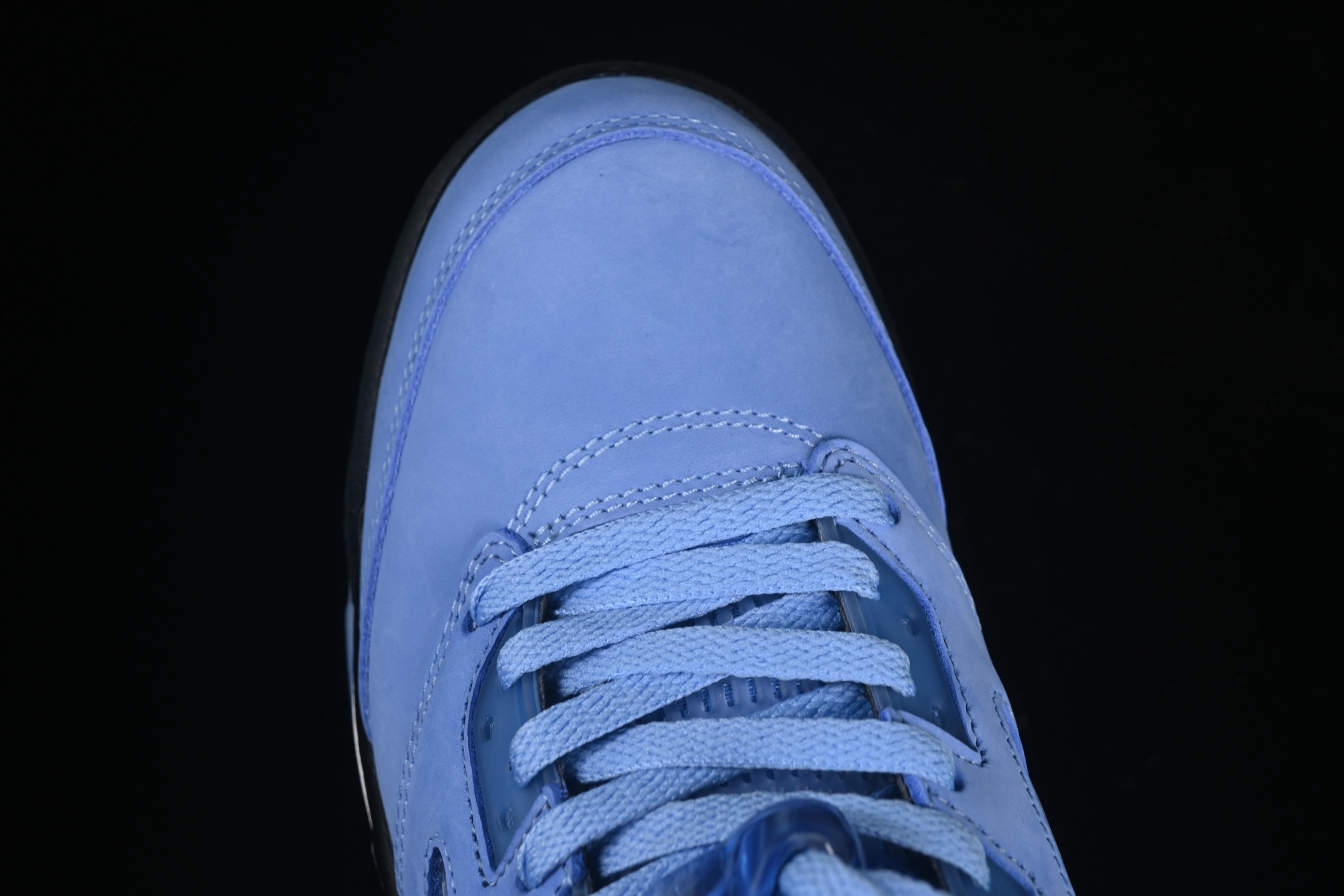 💰520纯原
Air Jordan 5 "University Blue" AJ5 乔5北卡蓝 DV1310-401
#鞋款鞋面覆盖大面积皮革材质,内衬升级为具有光泽感的织物,从鞋面到鞋垫均采用大学蓝配色,营造出清爽有质感的视觉外观。
尺码:40 40.5 41 42 42.5 43 44 44.5 45 46 47.5 B.G7
