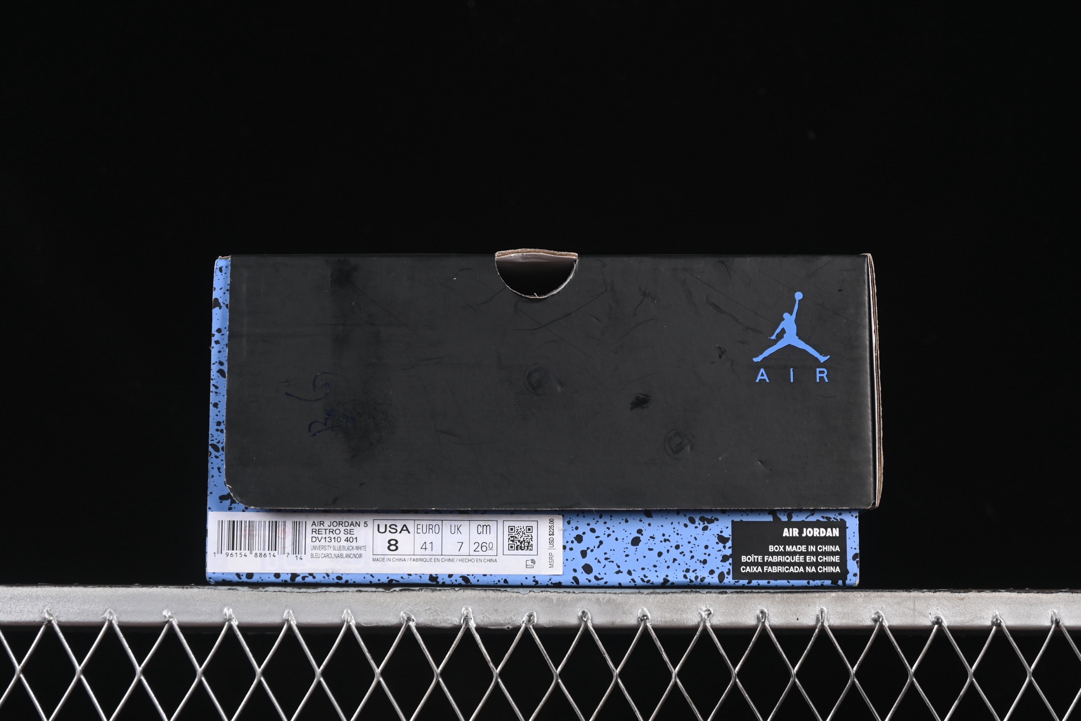 💰520纯原
Air Jordan 5 "University Blue" AJ5 乔5北卡蓝 DV1310-401
#鞋款鞋面覆盖大面积皮革材质,内衬升级为具有光泽感的织物,从鞋面到鞋垫均采用大学蓝配色,营造出清爽有质感的视觉外观。
尺码:40 40.5 41 42 42.5 43 44 44.5 45 46 47.5 B.G7