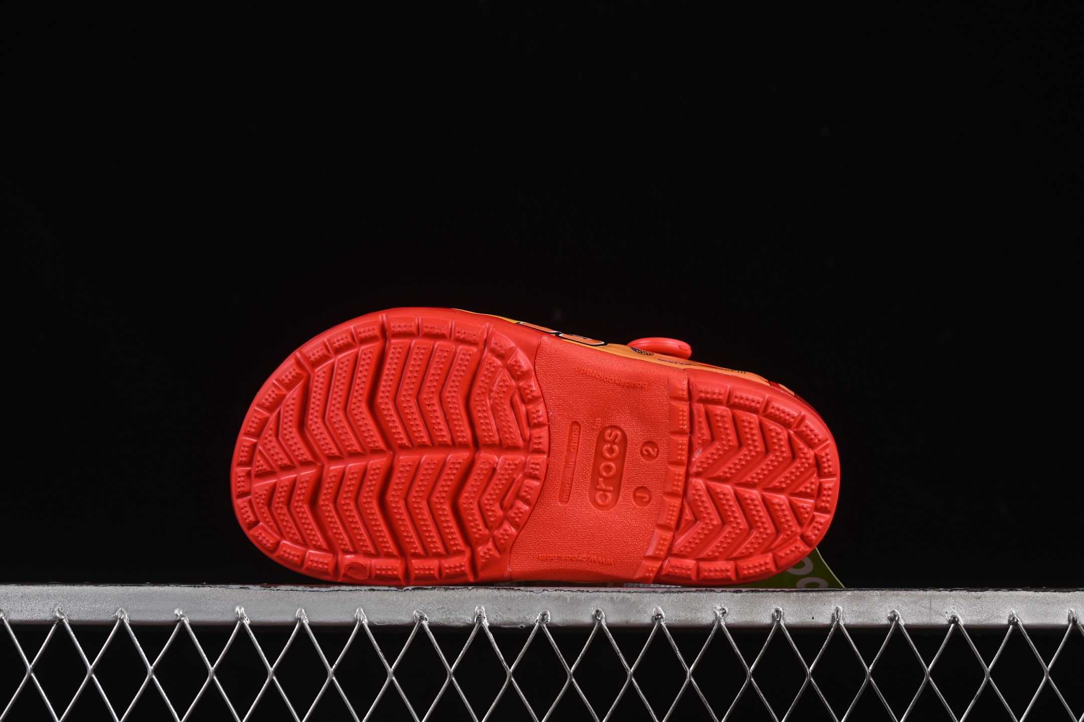 💰160纯原
儿童款带灯 Cars x Crocs Classic Clog 卡骆驰 赛车总动员联名 经典两用沙滩洞洞鞋 凉鞋拖鞋
#如需配件+¥20 #东莞原厂 欧洲订单 无盒软包 同步官方尺码
尺码:C8(25)C9(26) C10(27)C11(28)C12(29)C13(30-31)J1(32)J2(33-34)J3(35-36)B.D4