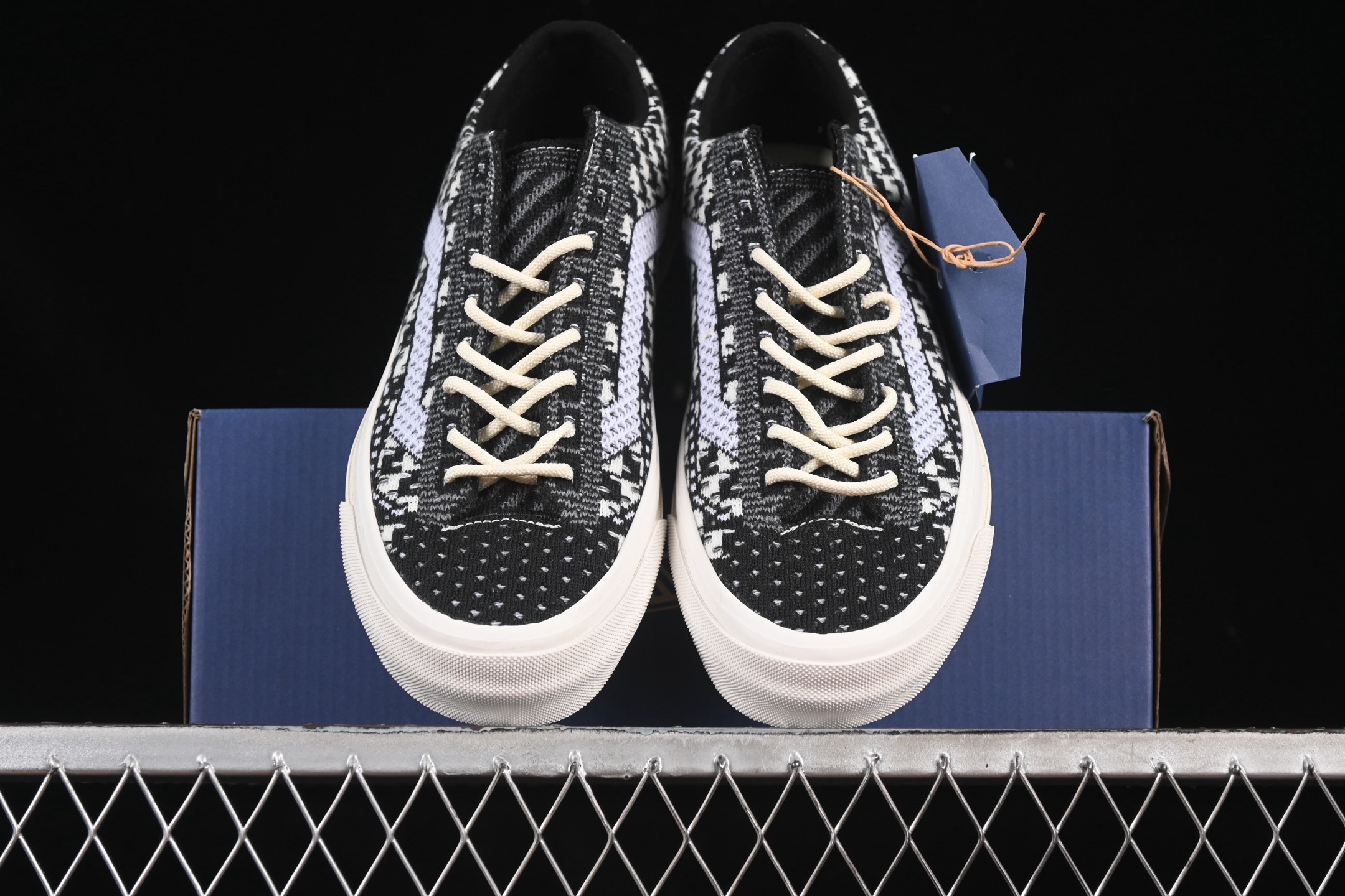 💰150纯原
Vans Old Skool 36 EK 范斯官方 舒适百搭休闲滑板鞋 VN000D8HHR0
#工艺:硫化1:1(重量1:1、真标、原钢印、材质标、鞋型标、合格证)
尺码:35 36 36.5 37 38 38.5 39 40 40.5 41 42 42.5 43 44 M.C3