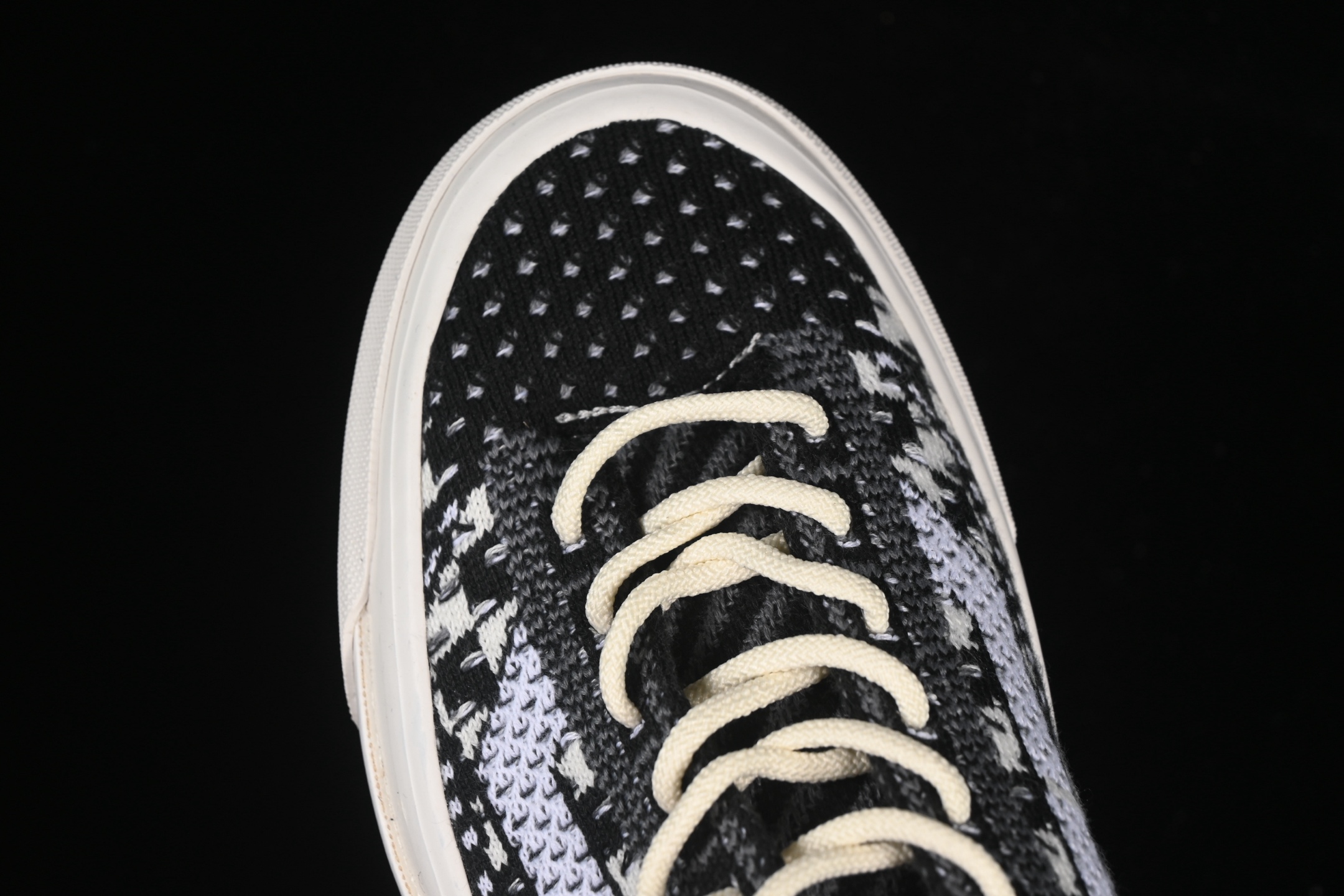💰150纯原
Vans Old Skool 36 EK 范斯官方 舒适百搭休闲滑板鞋 VN000D8HHR0
#工艺:硫化1:1(重量1:1、真标、原钢印、材质标、鞋型标、合格证)
尺码:35 36 36.5 37 38 38.5 39 40 40.5 41 42 42.5 43 44 M.C3