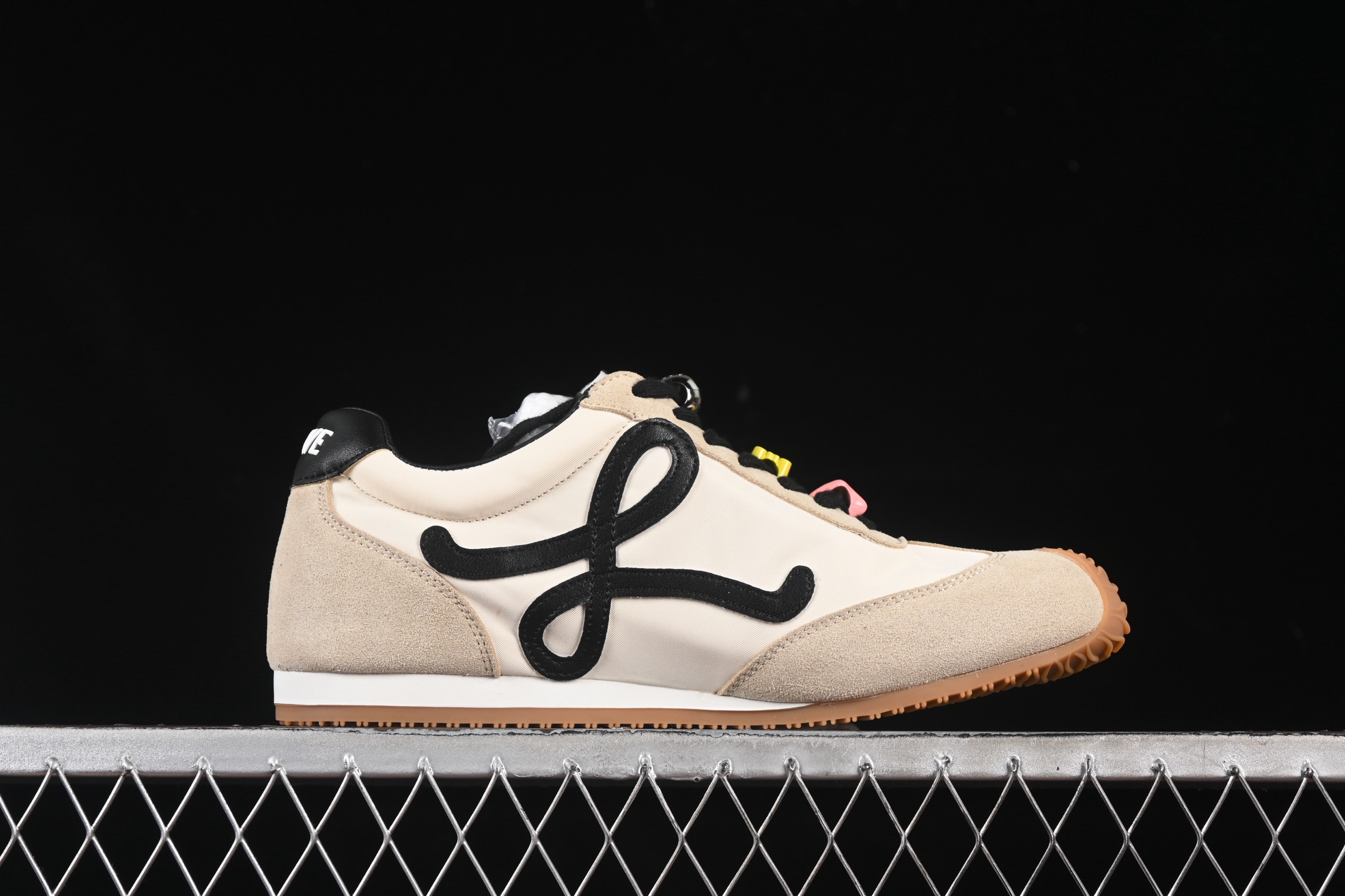 💰240纯原
Loewe Ballet Runner 2.0 Sneakers 罗意威 芭蕾舞2.0系列阿甘复古风德训薄底百搭休闲运动鞋
尺码：35 36 37 38 39 40 AJD4