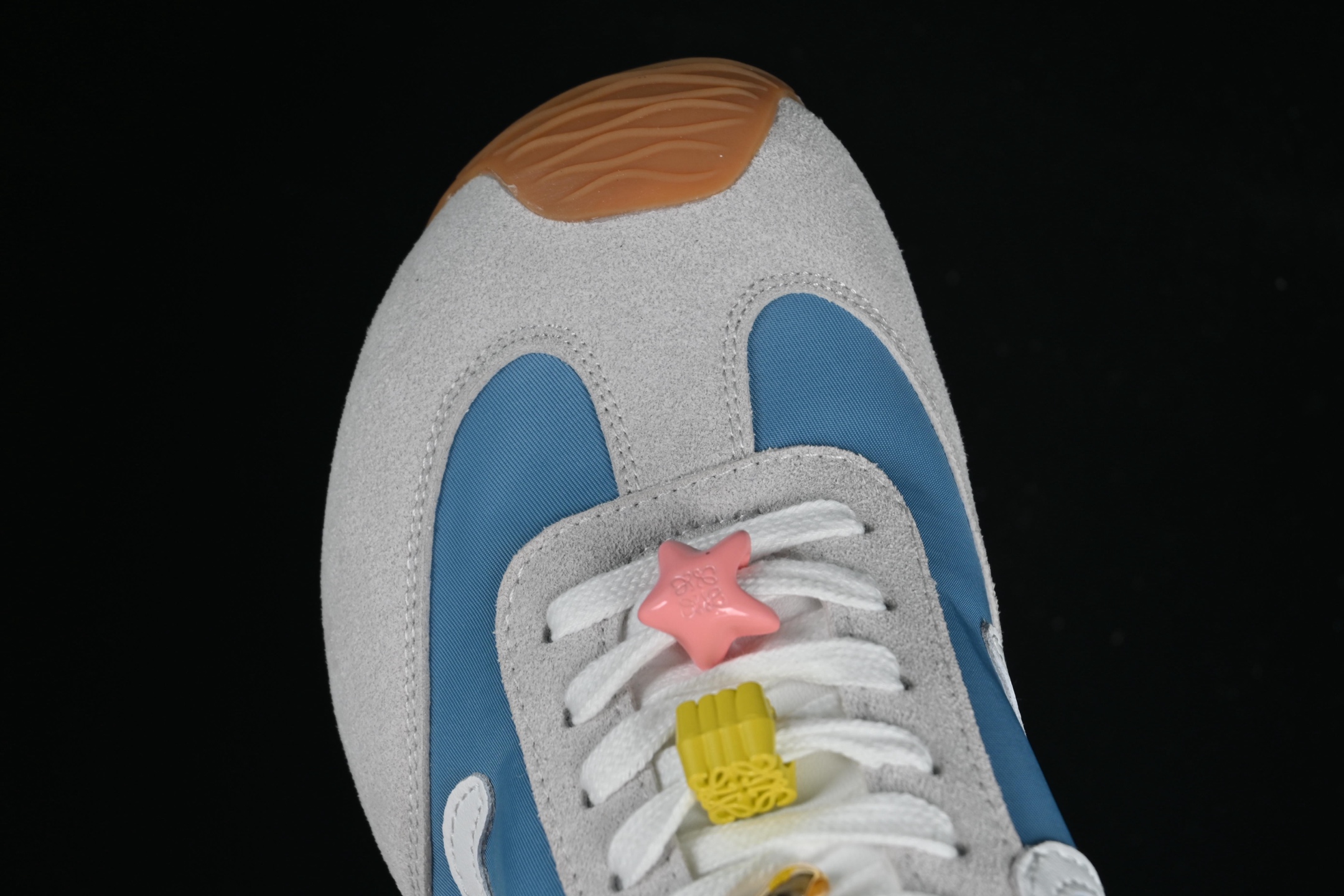 💰240纯原
 Loewe Ballet Runner 2.0 Sneakers 罗意威 芭蕾舞2.0系列阿甘复古风德训薄底百搭休闲运动鞋
尺码：35 36 37 38 39 40 AJD4
