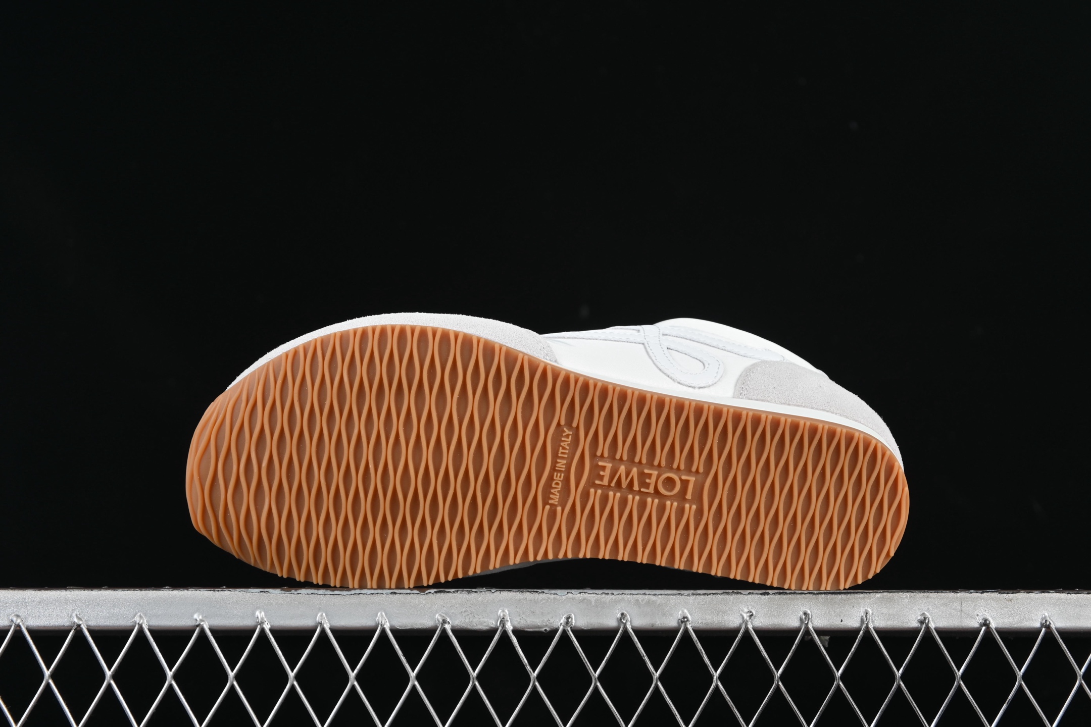 💰240纯原
 Loewe Ballet Runner 2.0 Sneakers 罗意威 芭蕾舞2.0系列阿甘复古风德训薄底百搭休闲运动鞋
尺码：35 36 37 38 39 40 AJD4