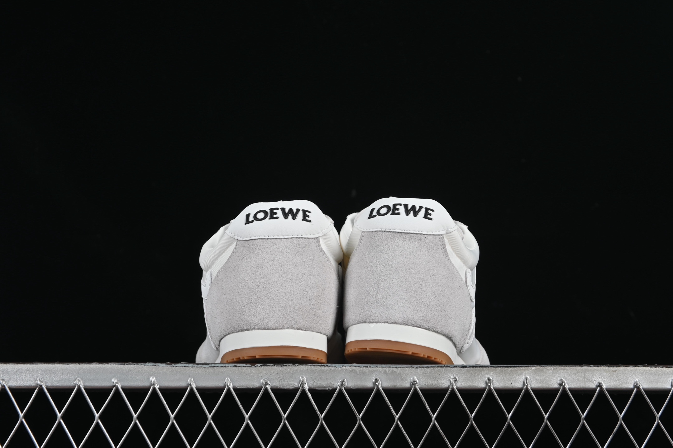 💰240纯原
 Loewe Ballet Runner 2.0 Sneakers 罗意威 芭蕾舞2.0系列阿甘复古风德训薄底百搭休闲运动鞋
尺码：35 36 37 38 39 40 AJD4