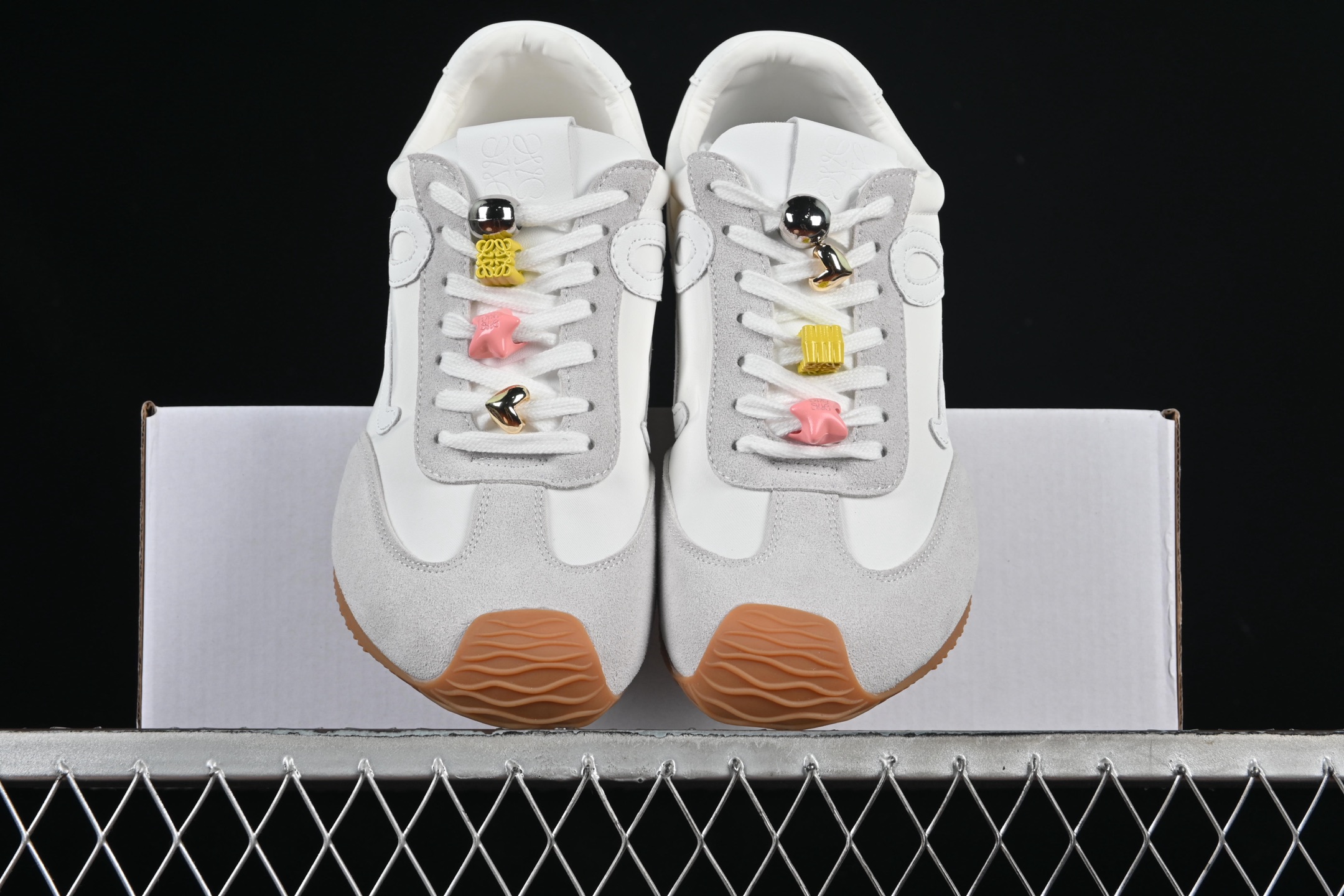 💰240纯原
 Loewe Ballet Runner 2.0 Sneakers 罗意威 芭蕾舞2.0系列阿甘复古风德训薄底百搭休闲运动鞋
尺码：35 36 37 38 39 40 AJD4