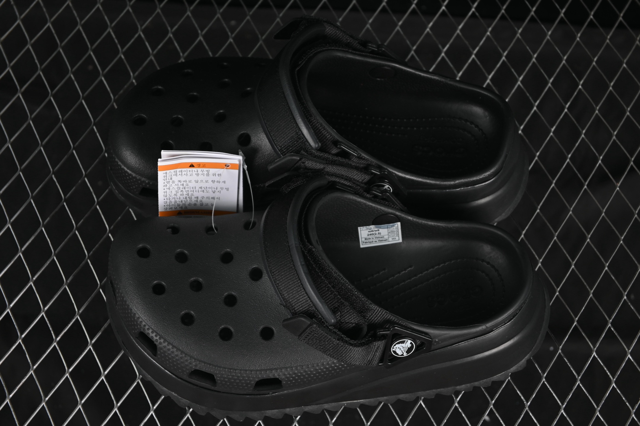 💰180纯原
Crocs Classic Hiker Clog 卡骆驰 酷走系列 经典两用沙滩洞洞鞋 凉鞋拖鞋
#东莞原厂 欧洲订单 无盒软包 同步官方尺码
尺码:M3(34-35)M4(36-37) M5(37-38)M6(38-39)M7(39-40)B.D4