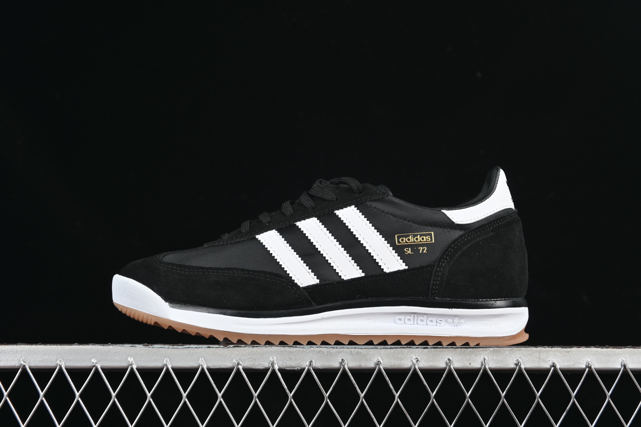 💰200纯原
 Adidas Originals SL 72 RS IH8017 阿迪经典复古慢跑鞋
尺码：36 36.5 37 38 38.5 39 40 40.5 41 42 42.5 43 44 44.5 45 Z.C3